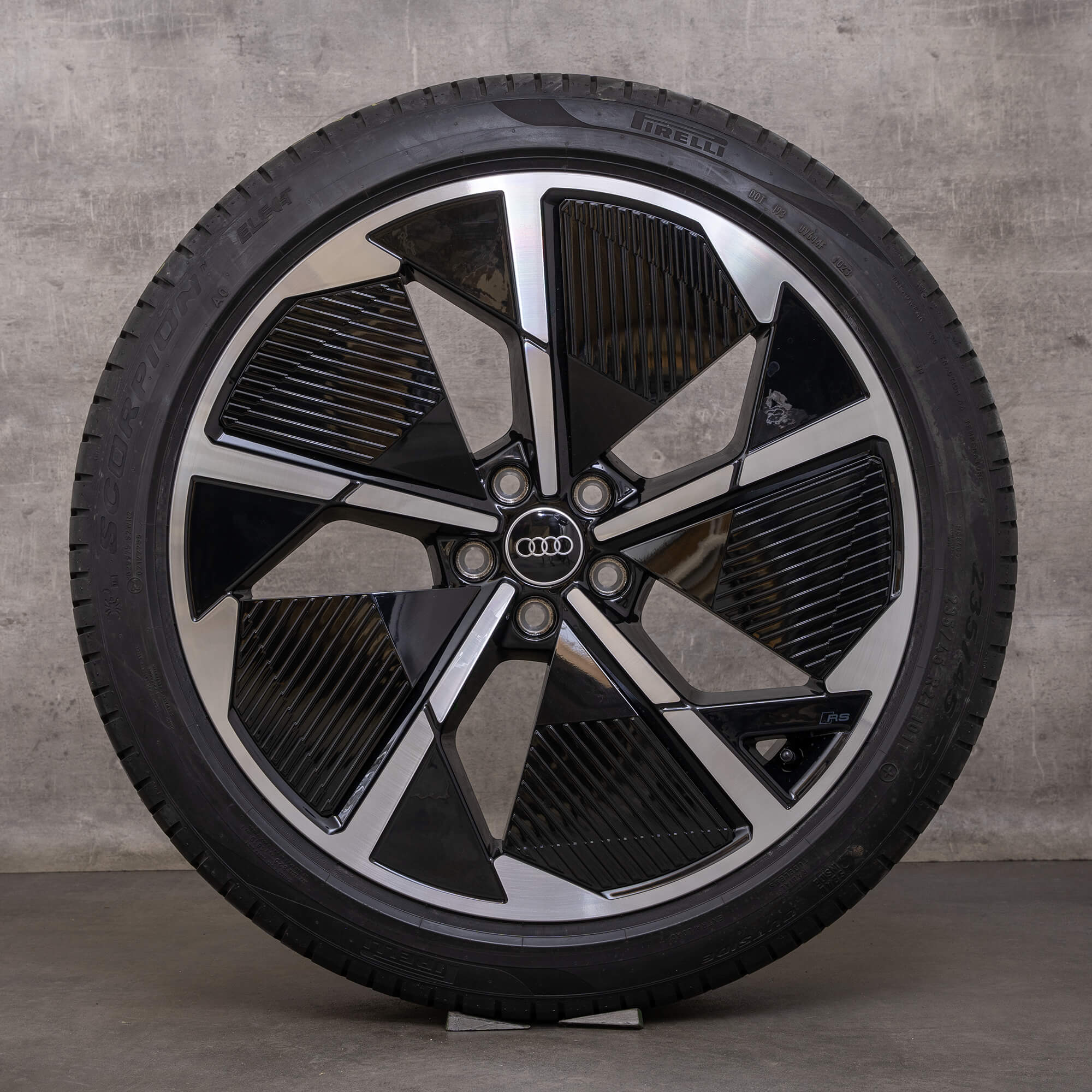 Alkuperäiset Aidot Audi Q4 e-tron & Sportback -vanteet 21 tuuman FZ-kesäpyörät 89A601025A 89A601025S musta kiillotettu