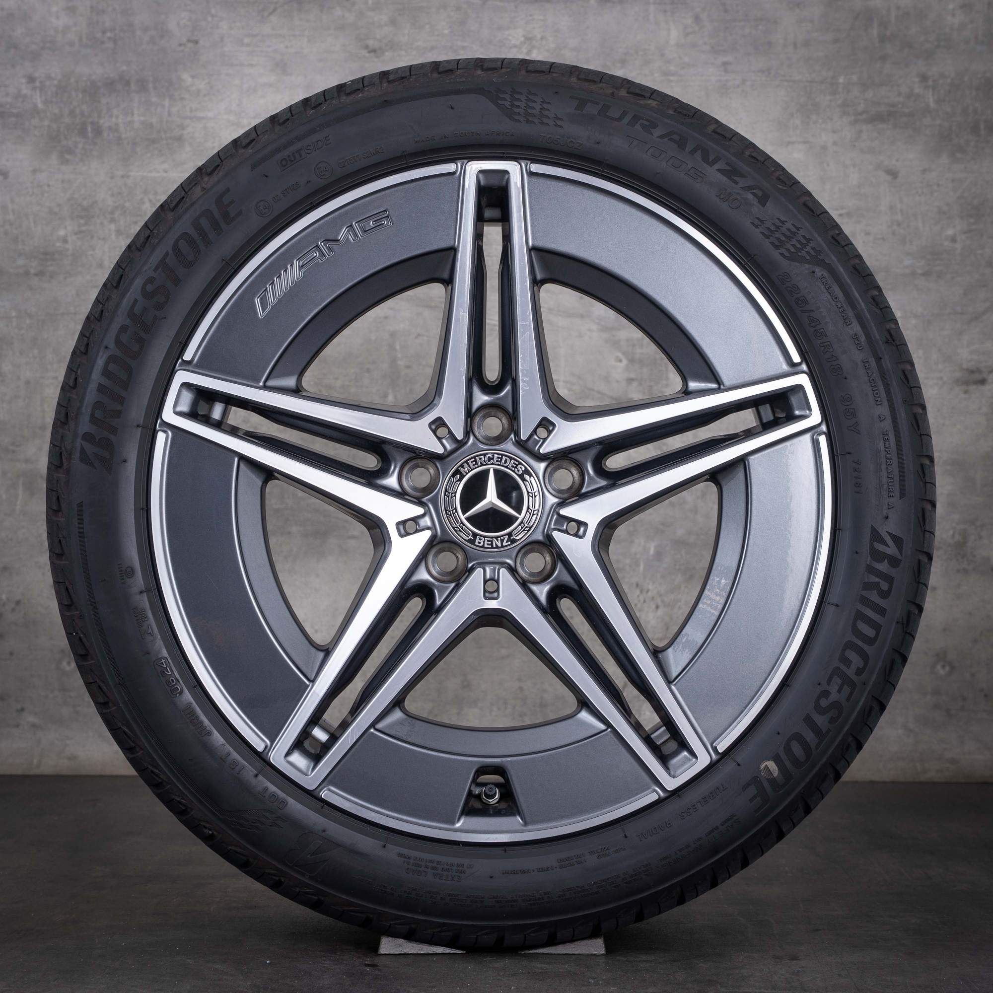 Original Mercedes-Benz C-Klass AMG-fälgar 18 tum W206 S206 sommarhjul A2064011700 A2064011800 himalaya grey frontpolerade