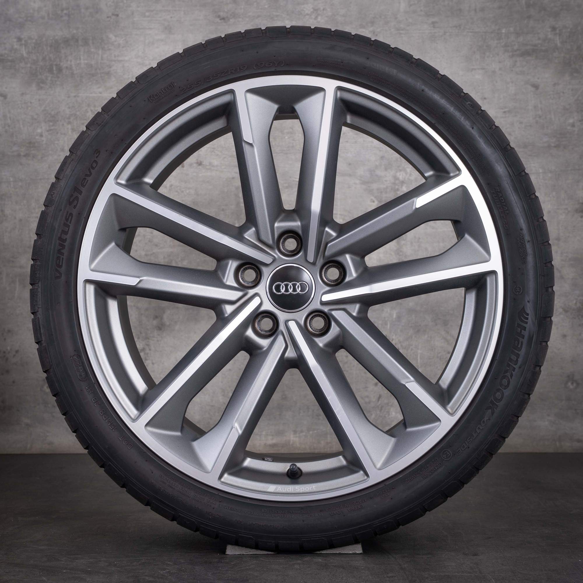 Original Audi A5 S5 Felgen 19 Zoll 8W B9 F5 Sommerräder 8W0601025DC titan matt front glanzgedreht - Rad 3 von 4