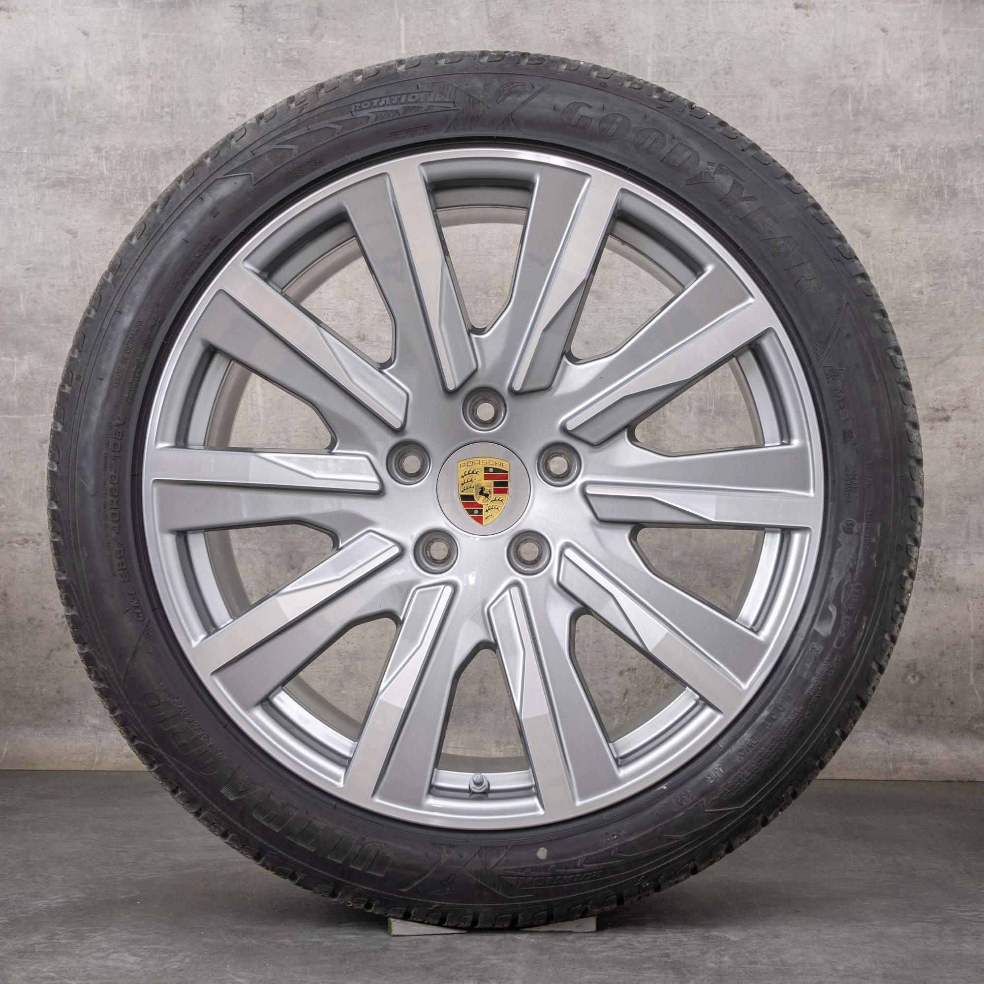 Oryginalne koła zimowe Porsche Taycan 20 cali 9J1 I II 4S Cross Turismo GTS Felgi 9J1601025L 9J1601025M Polerowane platynowe srebro