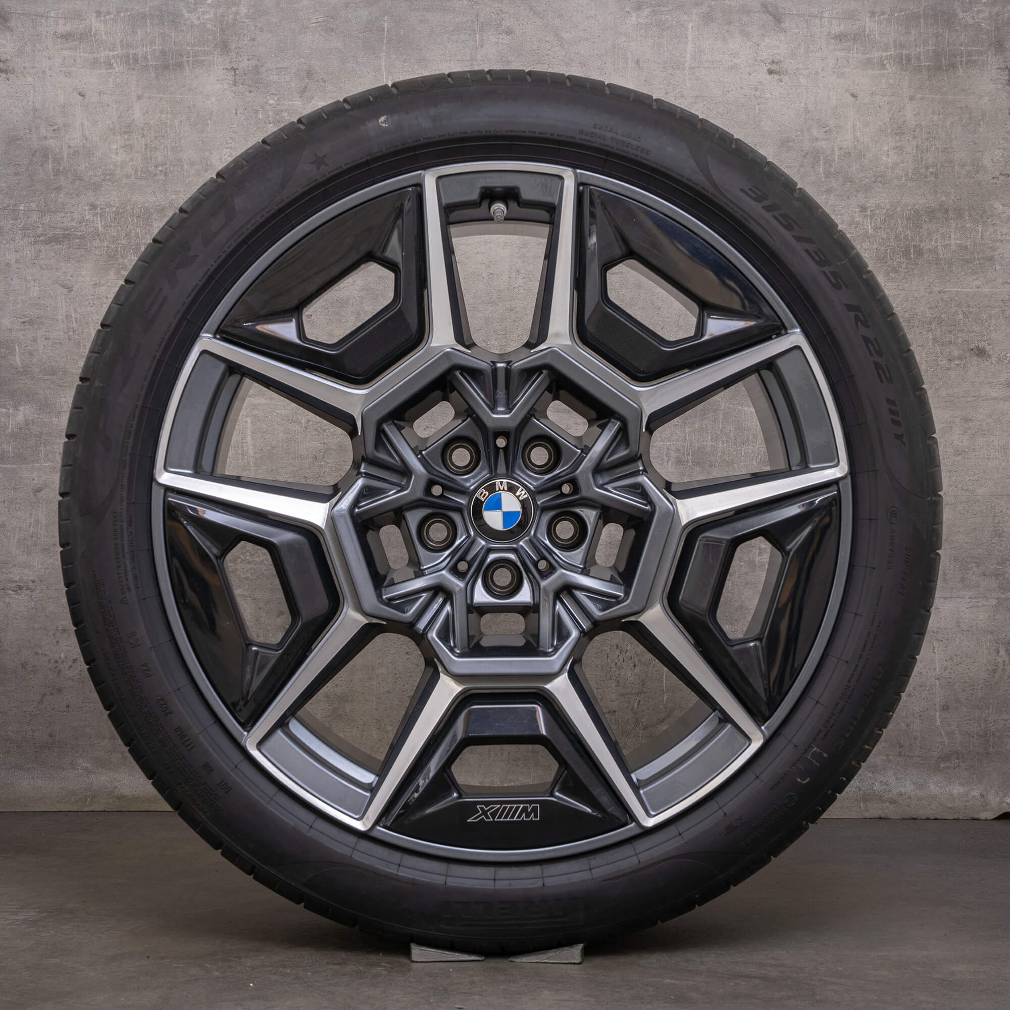 Original BMW XM Winterräder 22 Zoll G09 Felgen Styling 922 M 1543987 1543988 orbit grey front polish