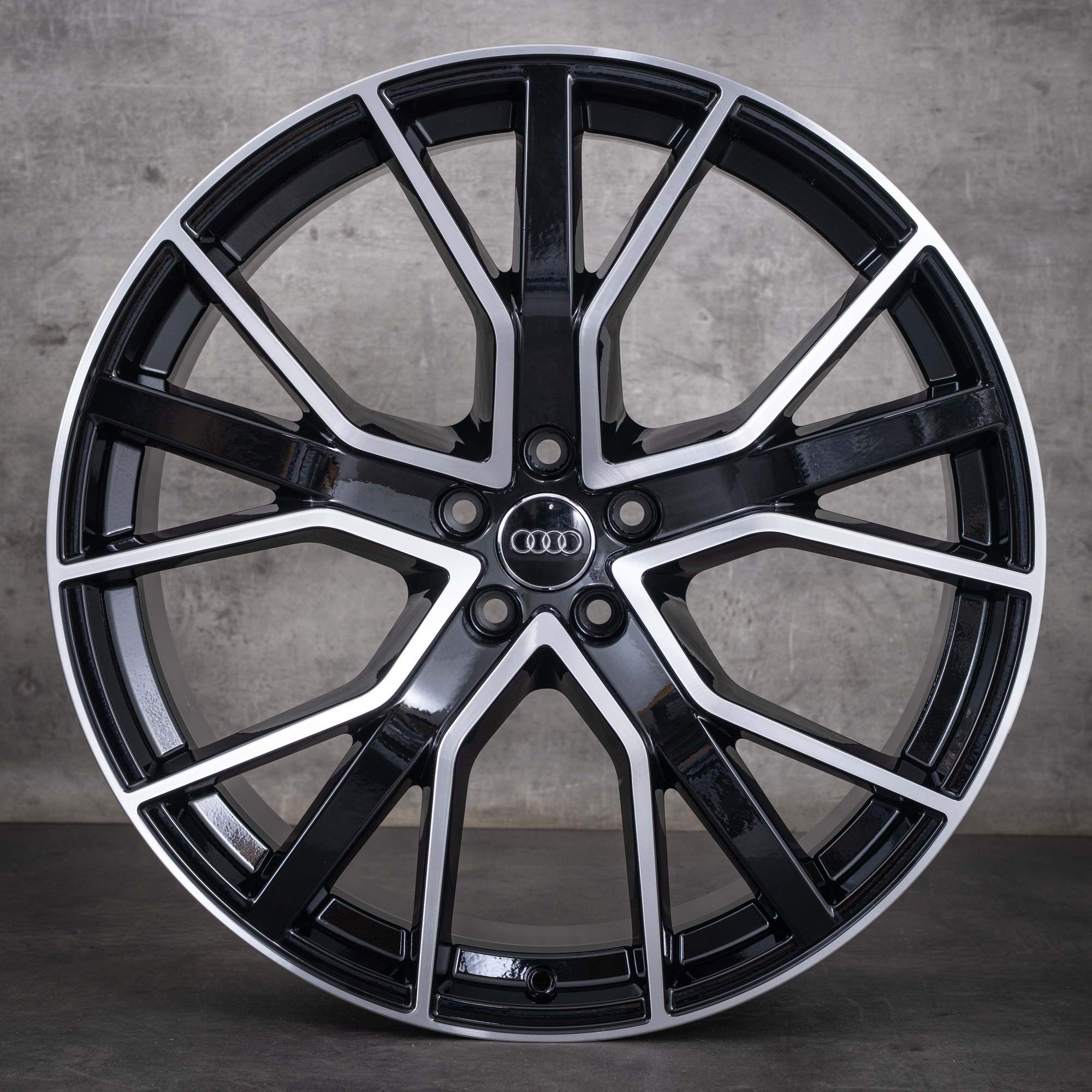 Oryginalne felgi Audi Q7 SQ7 22 cale 4M Performance 4M0601025DP czarne polerowane NOWOŚĆ