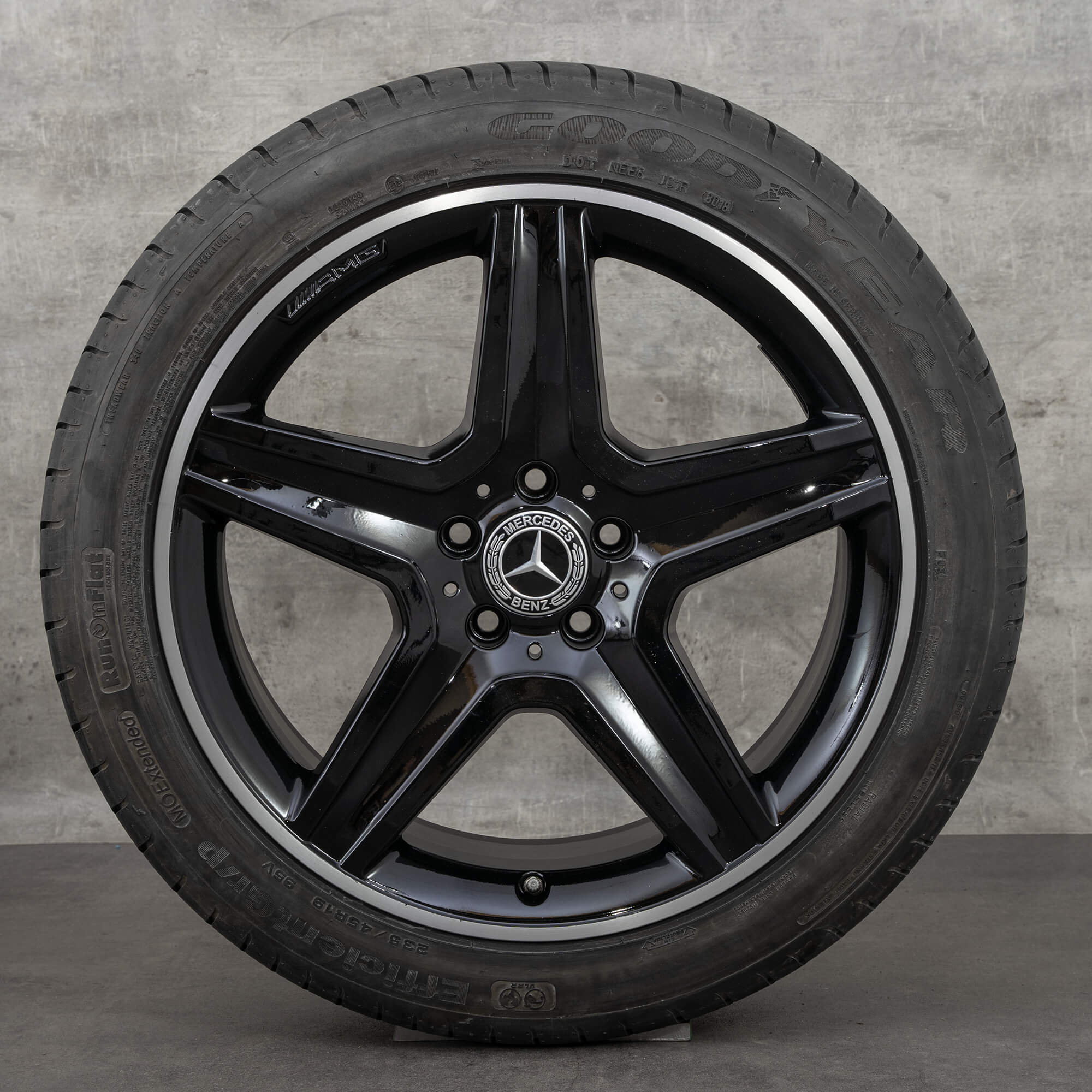 Jantes AMG Mercedes Benz GLA d'origine Pneus hiver 19 pouces X156 A1564010600 Roues noires brillantes