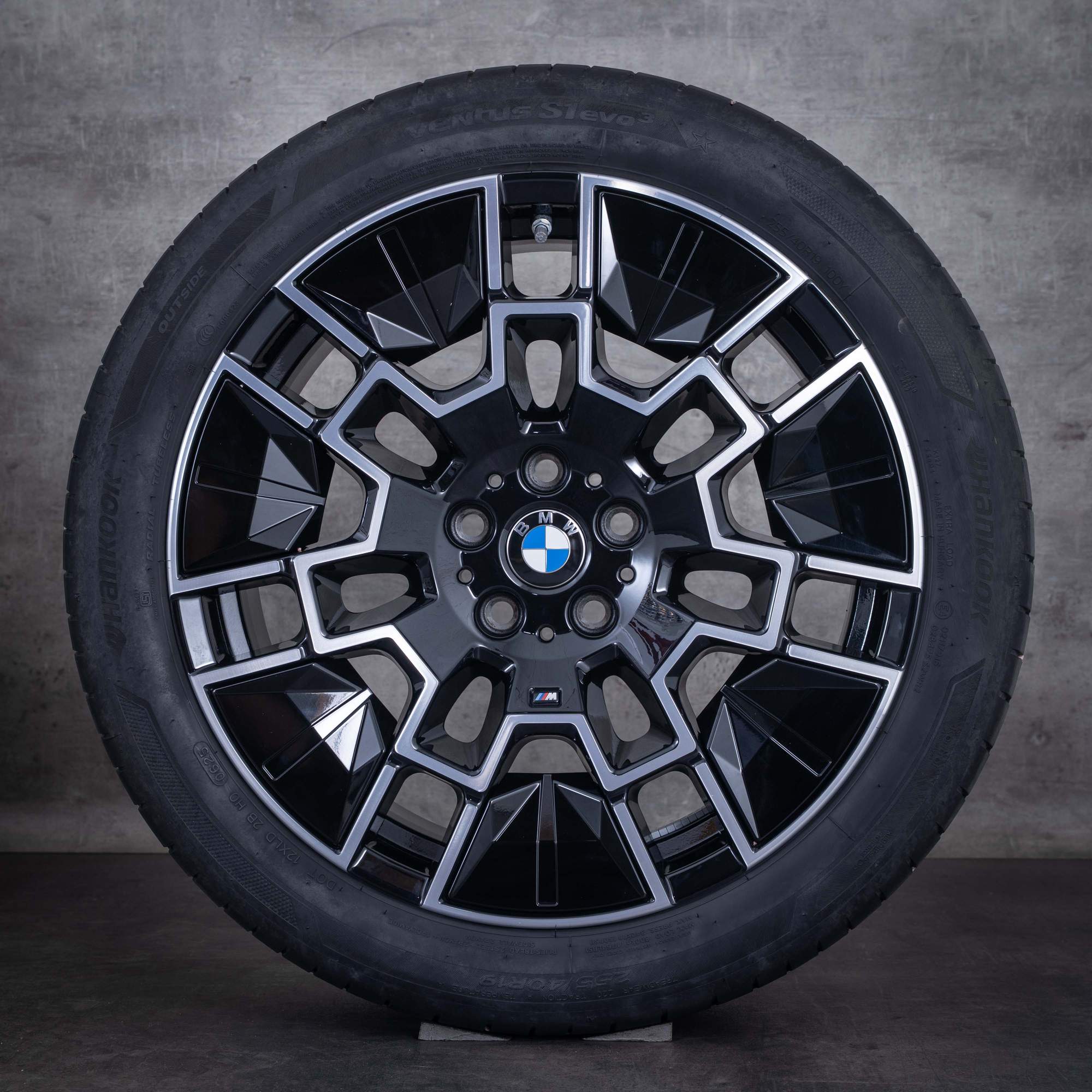 Original BMW 4er i4 Felgen 19 Zoll G26 Gran Coupé Sommerräder Styling 996 M Aerodynamik 5A576E8 5A576E9 jet black front glanzgedreht