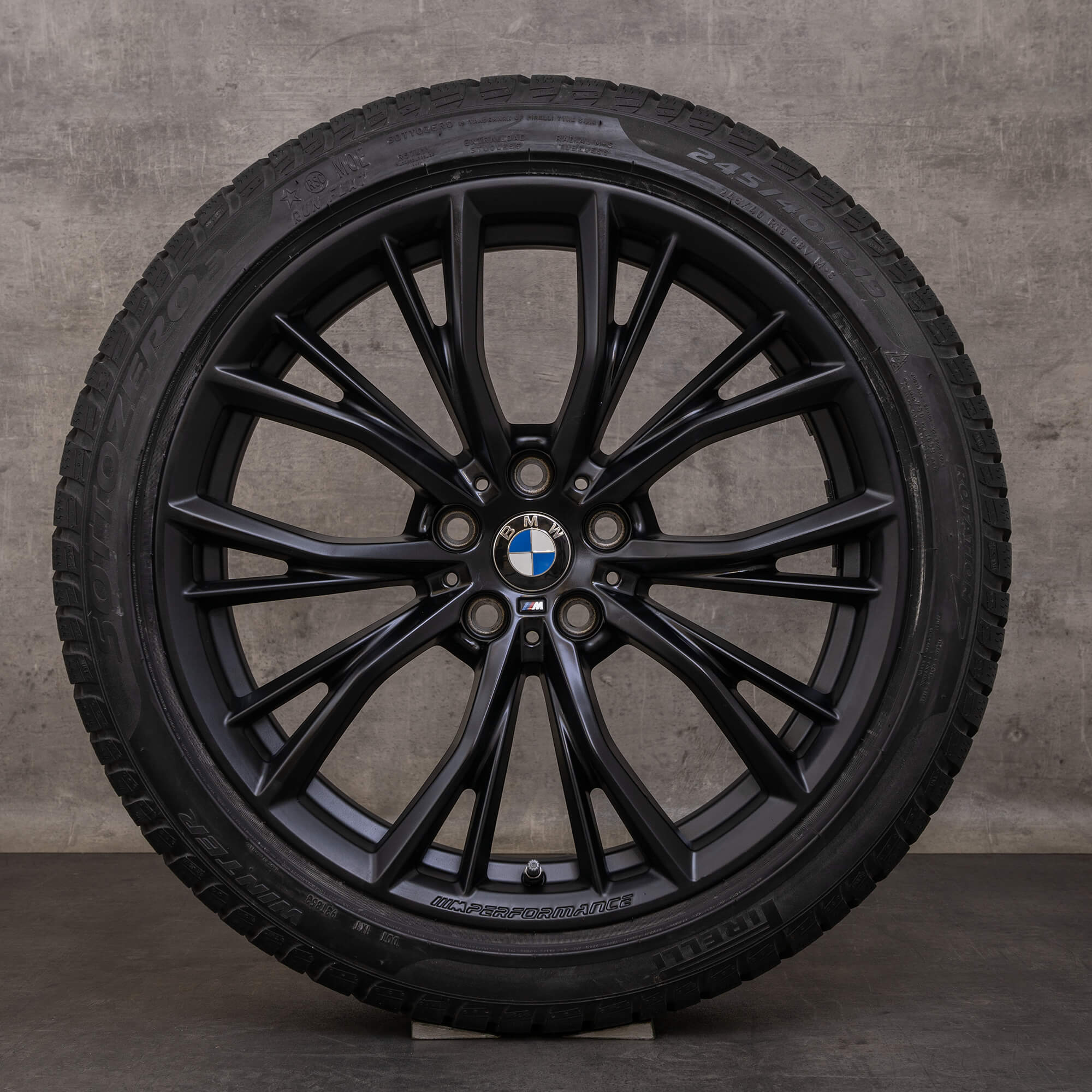 Oryginalne koła zimowe BMW serii 5 19 cali G30 G31 stylizacja felg 786 M 6885455 czarny mat