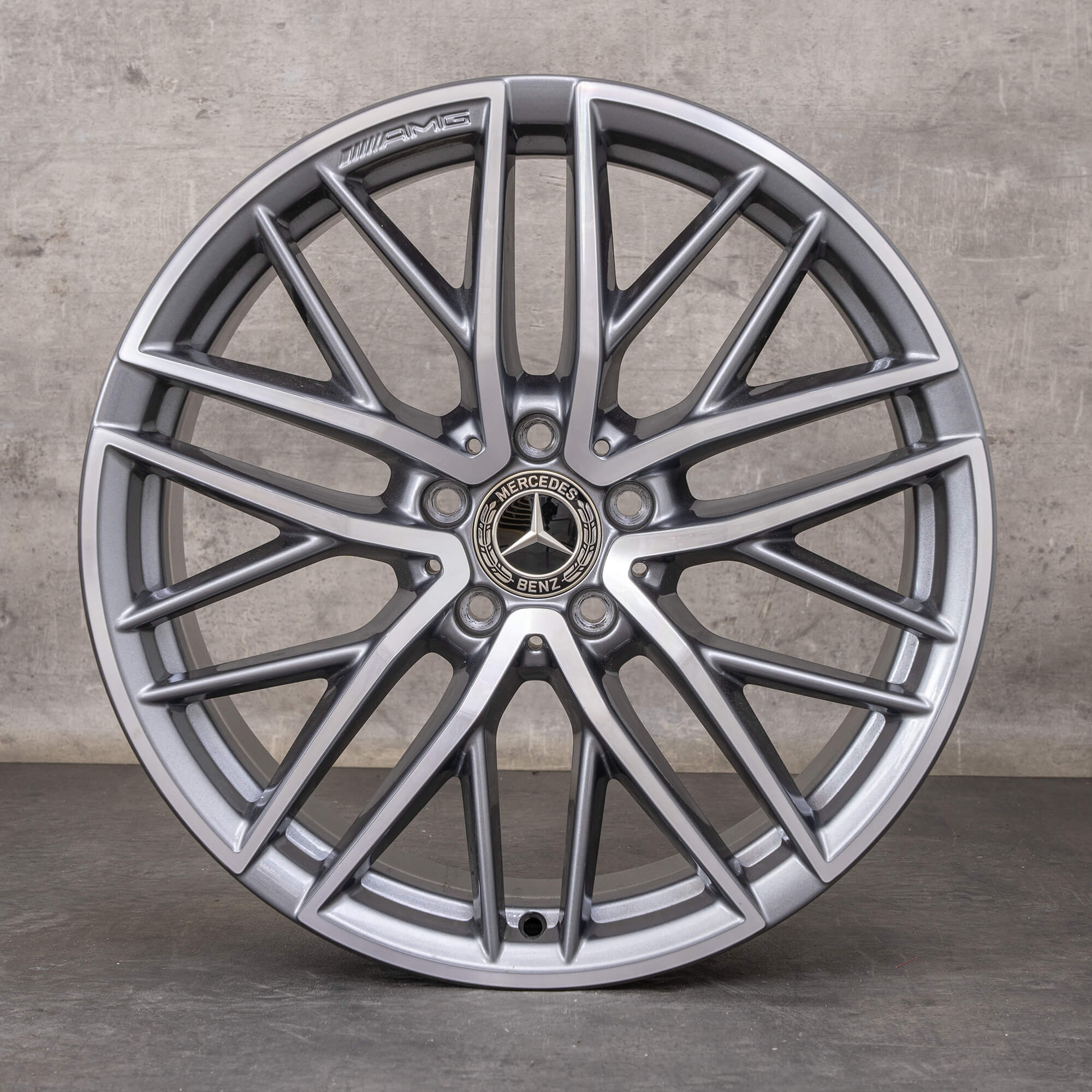 Oryginalne felgi Mercedes Benz Klasa C C43 AMG 19 cali W206 S206 A2064012300 A2064012400 szary himalaya polerowane