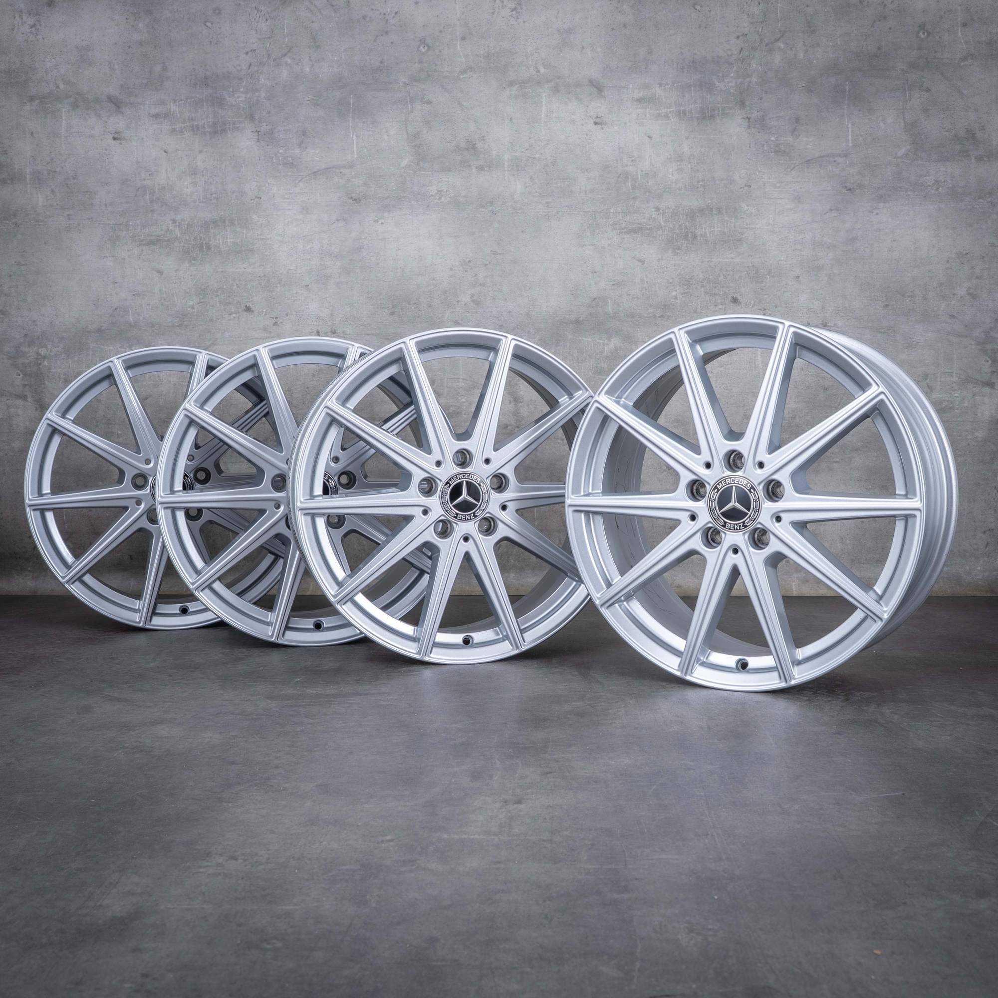 Original Mercedes Benz CLA EQ Felgen 18 Zoll C174 A1784010000 A1784010100 silber glanz