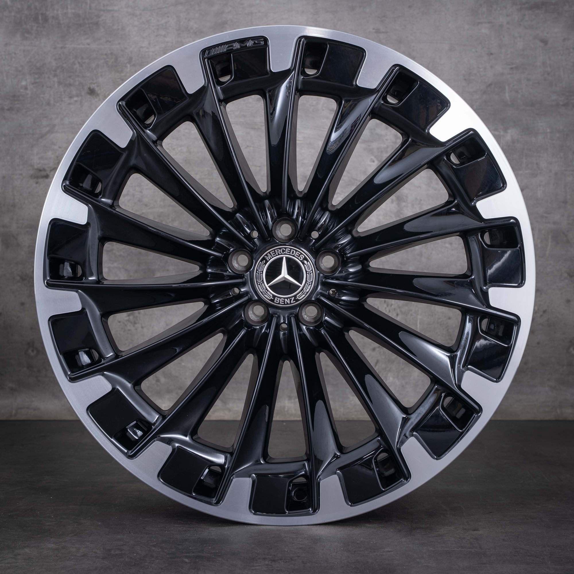 OEM Mercedes-Benz EQS AMG 22inch SUV rims X296 A2964011800 Black Front diamond cut - rim 4 of 4