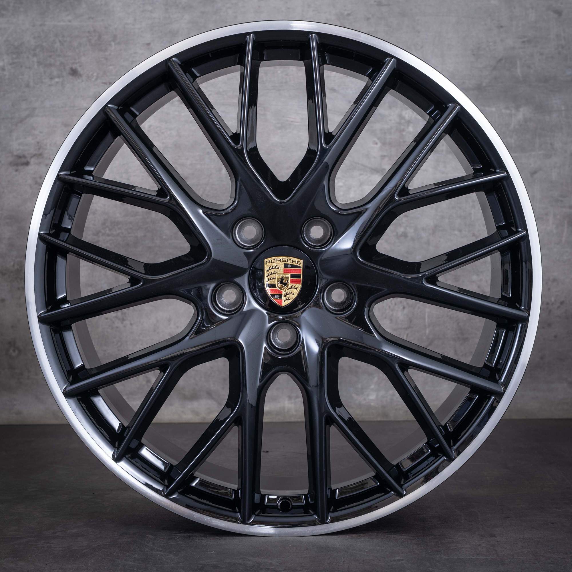 Originale Porsche Panamera-felger 21 tommer 971 G2 971601025D 971698025A svart kant frontpolert NYE - felg 4 av 4