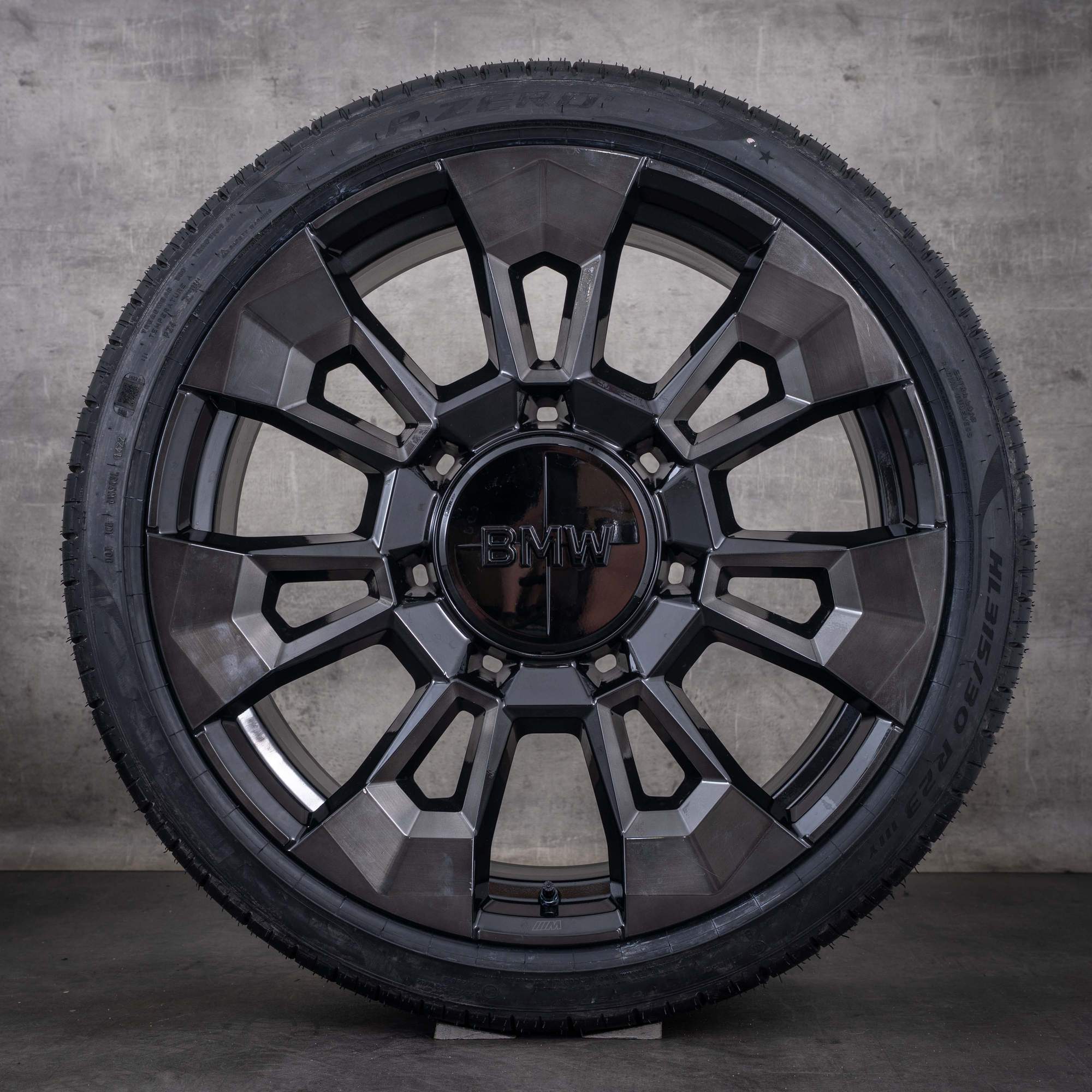 Original BMW XM Winterräder 23 Zoll G09 Felgen Styling 923 M 1543991 1543992 schwarz glanzgefräst