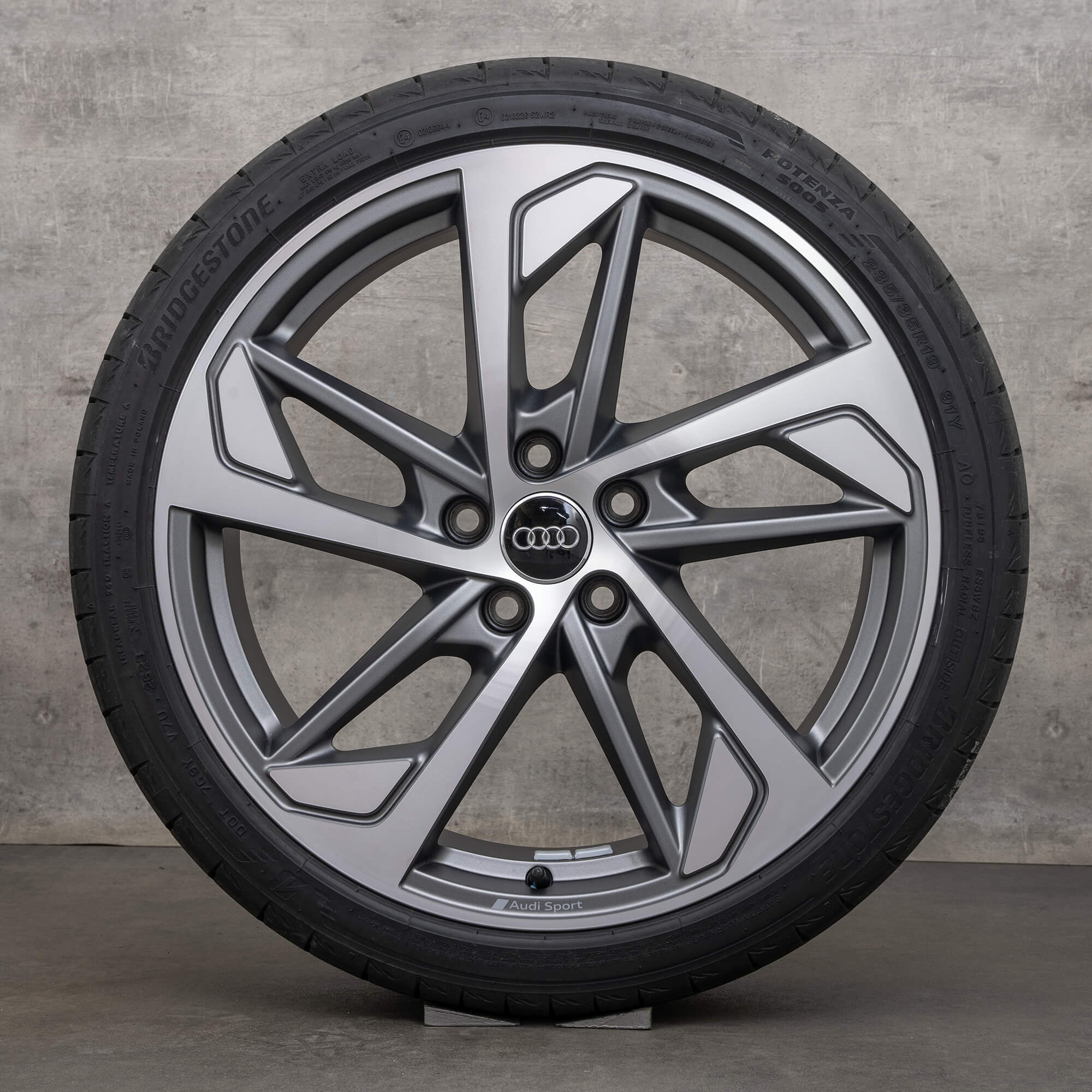 Audi A3 S3 8Y summer wheels 19 inch rims trapezoid tires 8Y0601025R