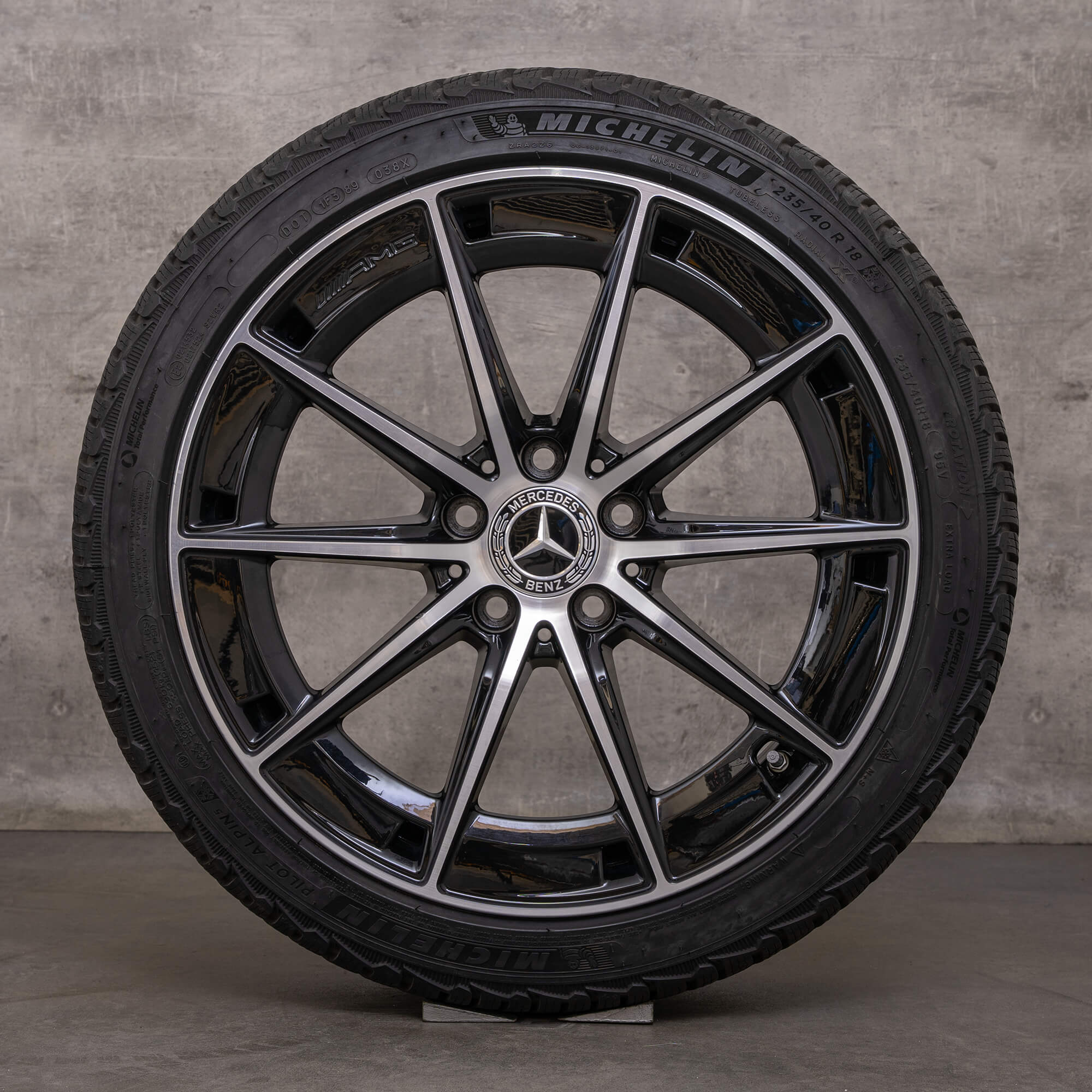 Ekte Mercedes Benz CLA 35 AMG vinterhjul 18-tommers C118 felger A1184010500 svart høyglans dreid