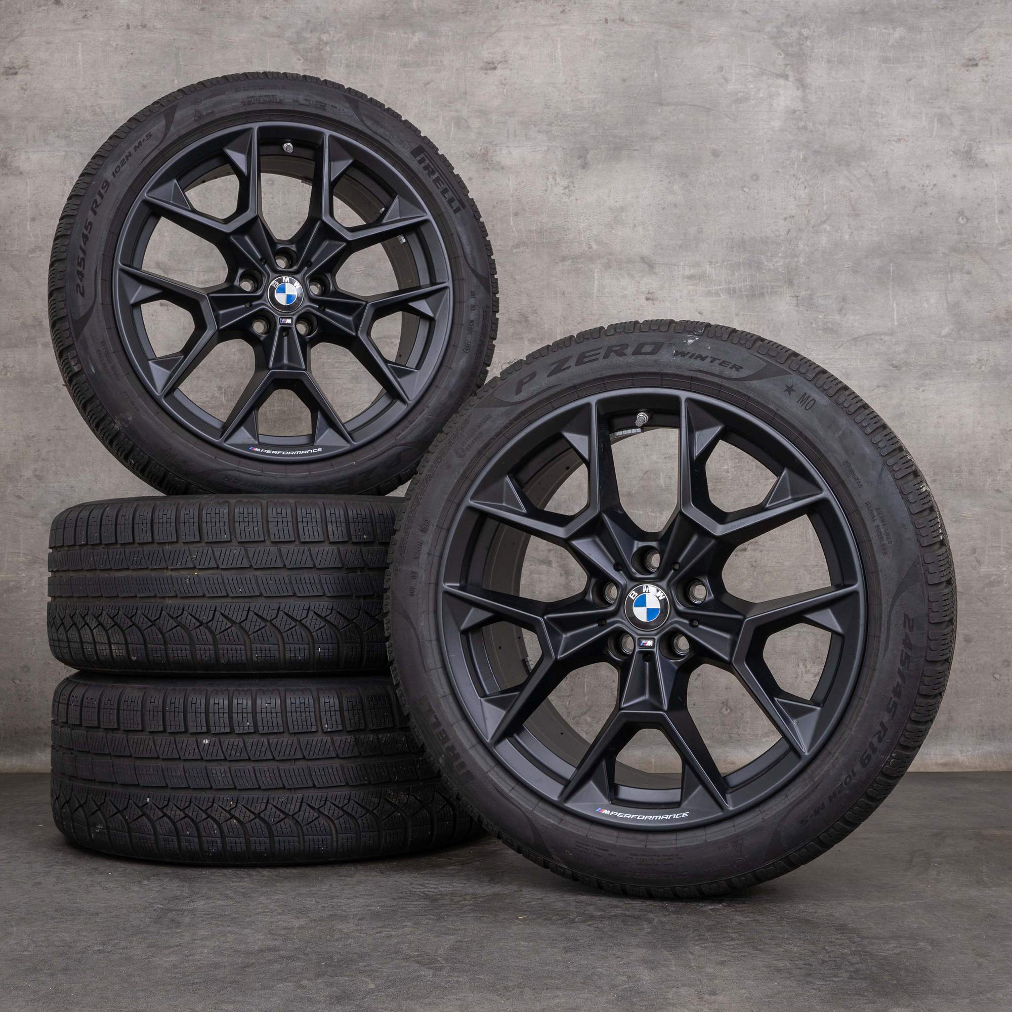 Originale BMW 5-serie i5 vinterdæk med fælge 19 tommer G60 G61 styling 942 M 5A324F4 sort mat