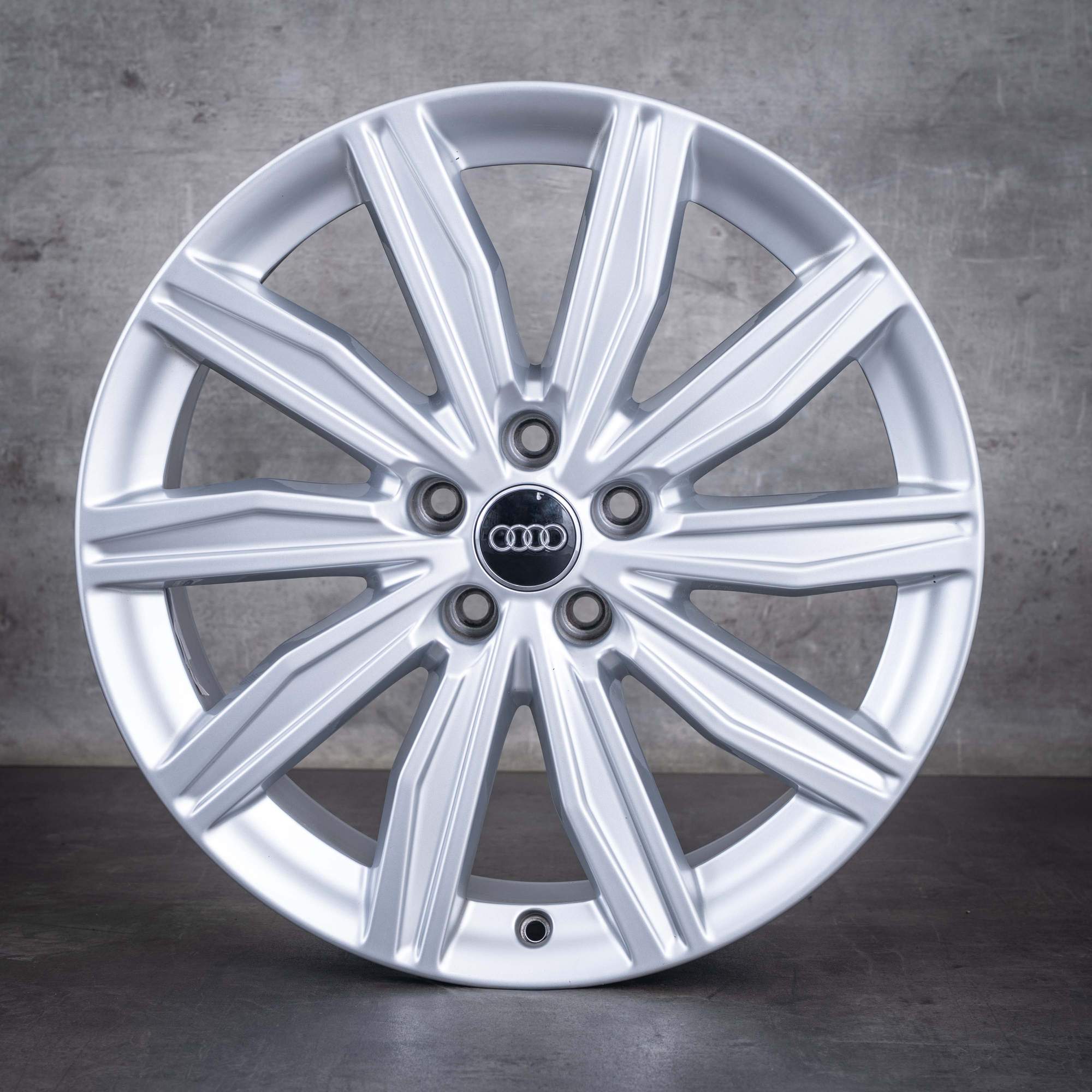 Cerchi originali Audi A6 S6 da 19 pollici 4K C8 4K0601025M argento lucido