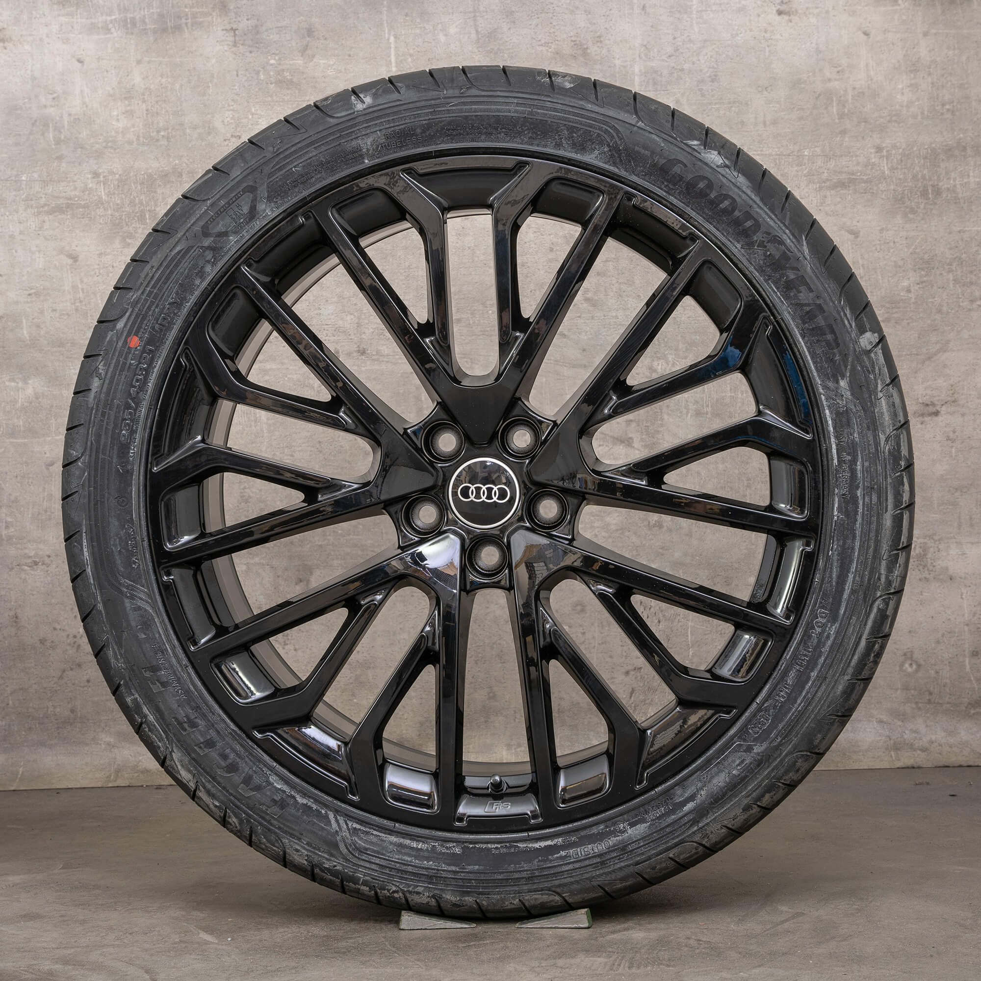 Genuine Audi Q8 SQ8 ruote 23 pollici 4M8 estive 4M8601025BN nero lucido NUOVO