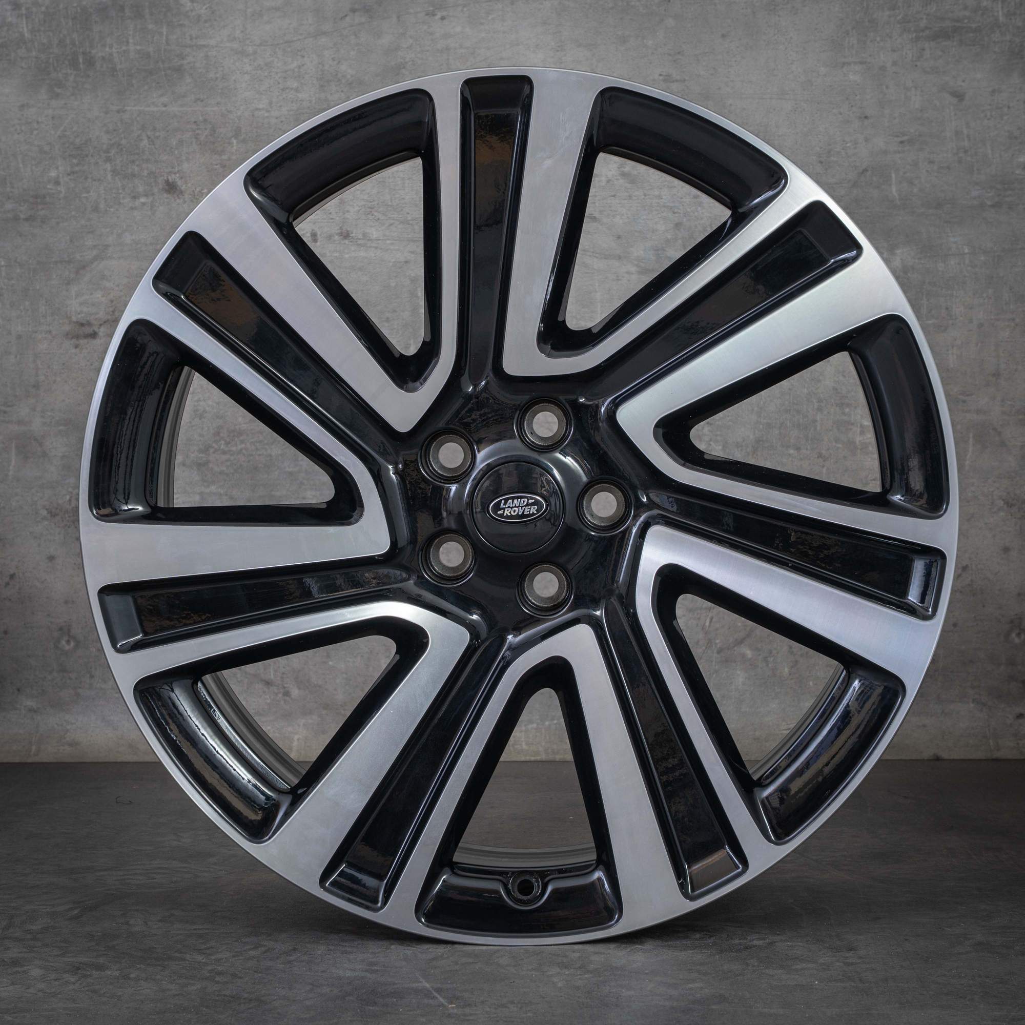 Oryginalne felgi Land Rover Range Sport 22 cale L460 koła letnie N8EM-1007-GA czarne polerowane