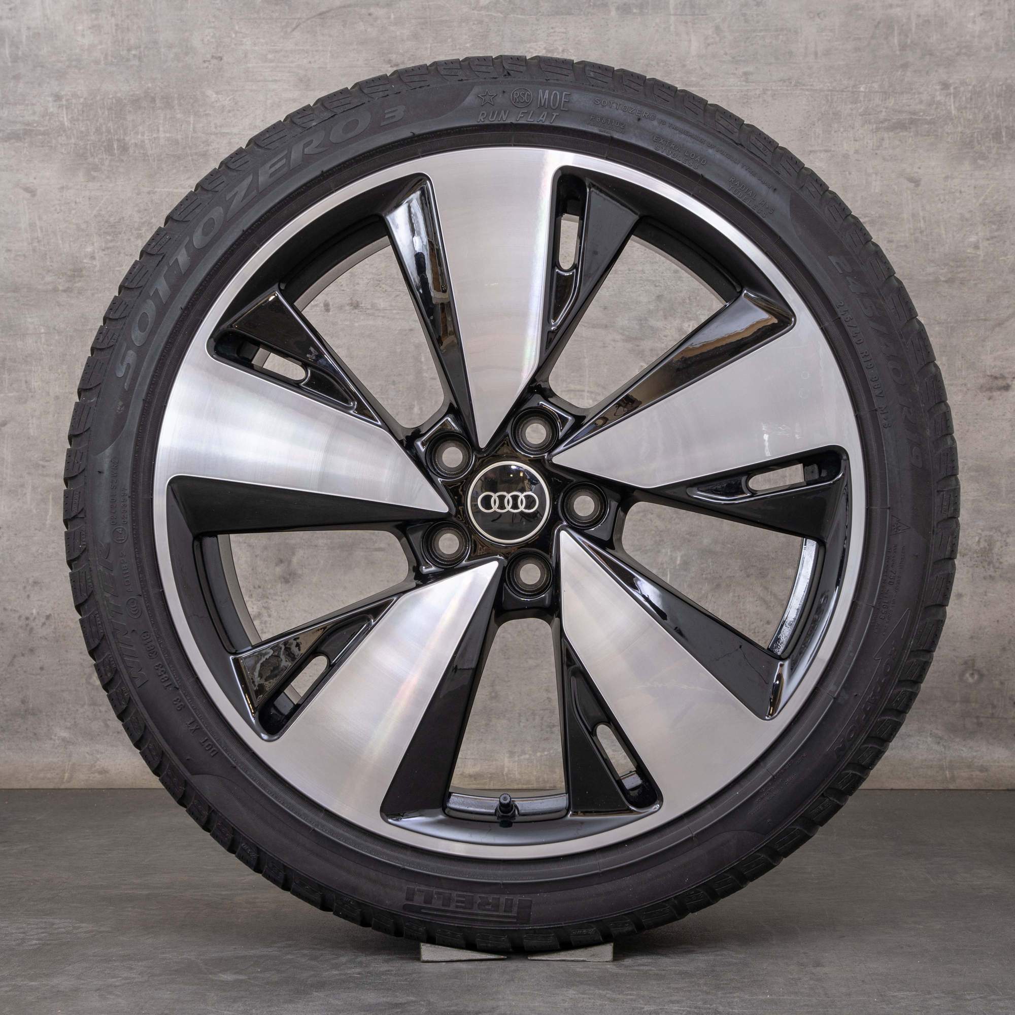 Oryginalne koła zimowe Audi A5 S5 19 cali felgi B10 8B3601025AR czarne polerowane toczone