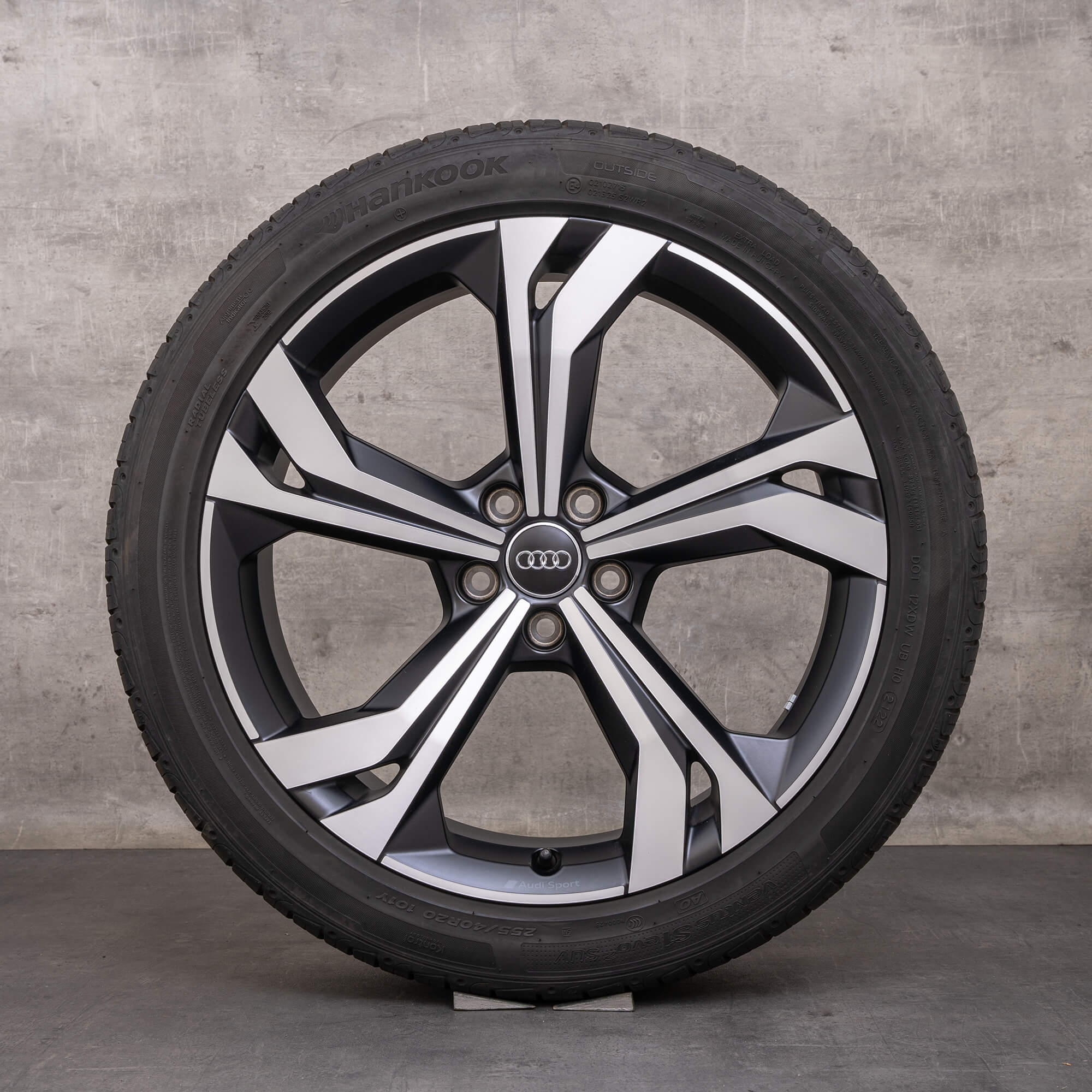 Originele Audi Q3 RS & Sportback velgen 20 inch F3 zomerwielen 83A601025AC zwart satijn afwerking