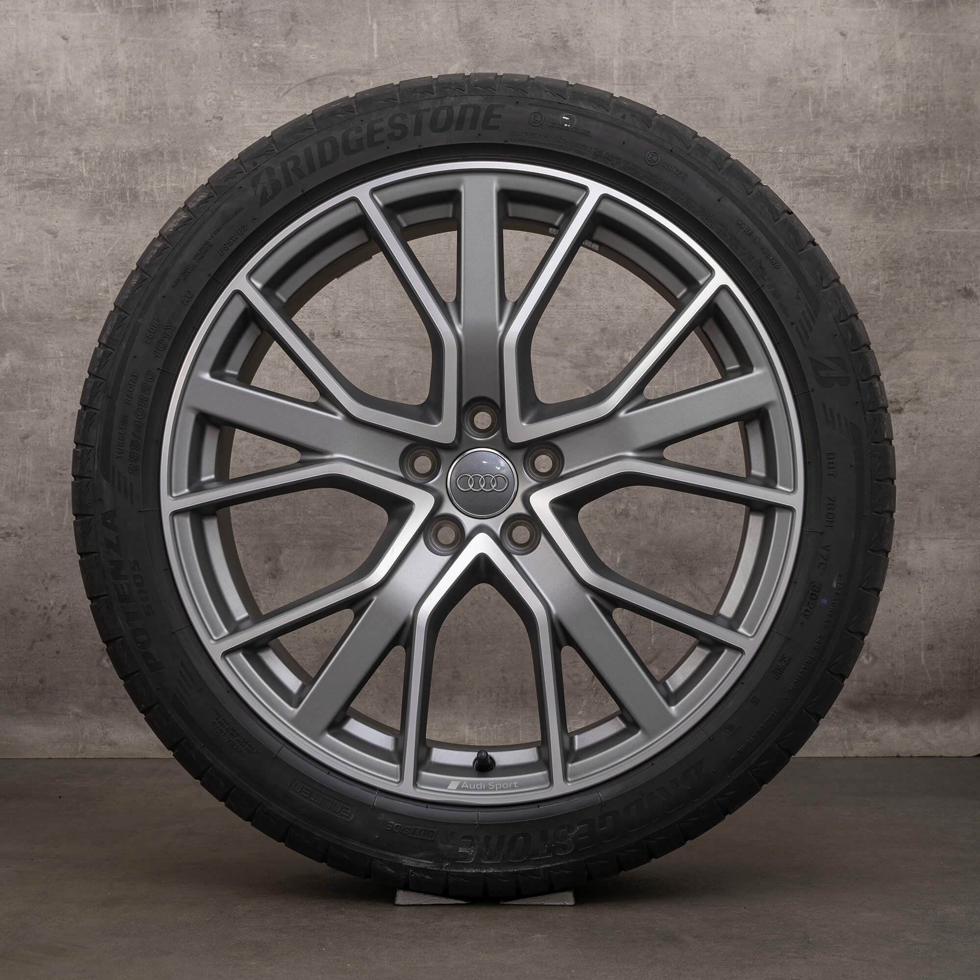 Original Audi Q3 F3 20 Zoll Sommerreifen Felgen 83A601025A titan matt