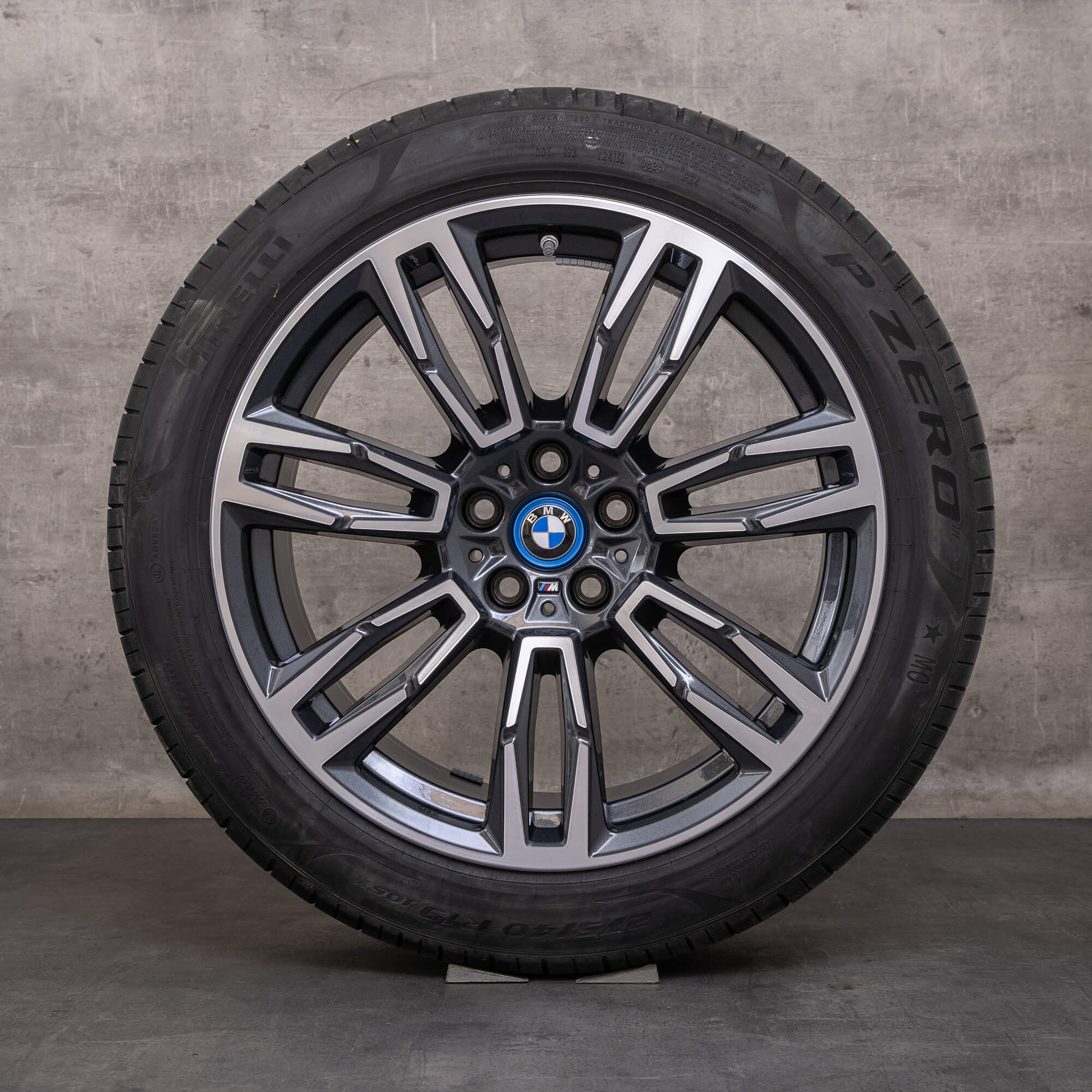 Original BMW 5er i5 Felgen 19 Zoll G60 G61 Sommerräder Styling 935 M 5A324E0 5A324E1 bicolor midnight grey glanzgedreht
