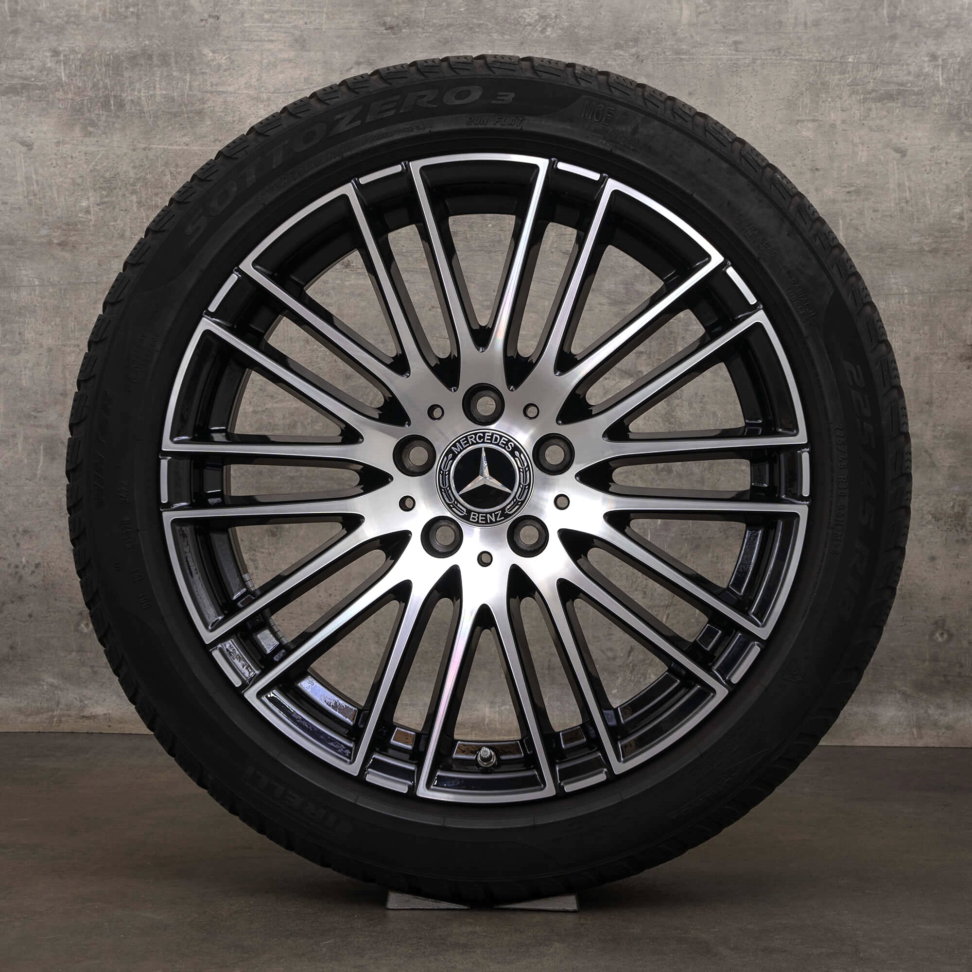 Alkuperäiset Mercedes Benz C-sarjan talvivanteet 18 tuumaa W206 S206 vanteet A2064014900 musta kiiltävä DOT 21
