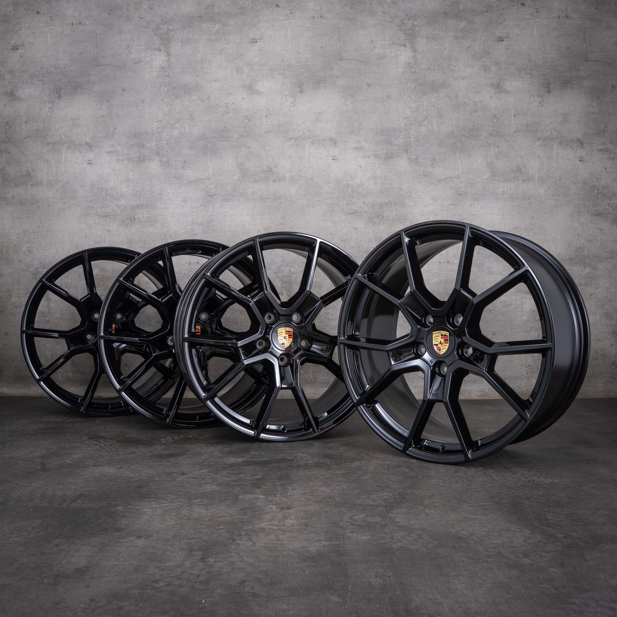 Original Porsche Taycan Felgen 21 Zoll 9J1 I & II 9J1601025BC 9J1601025BD schwarz glanz