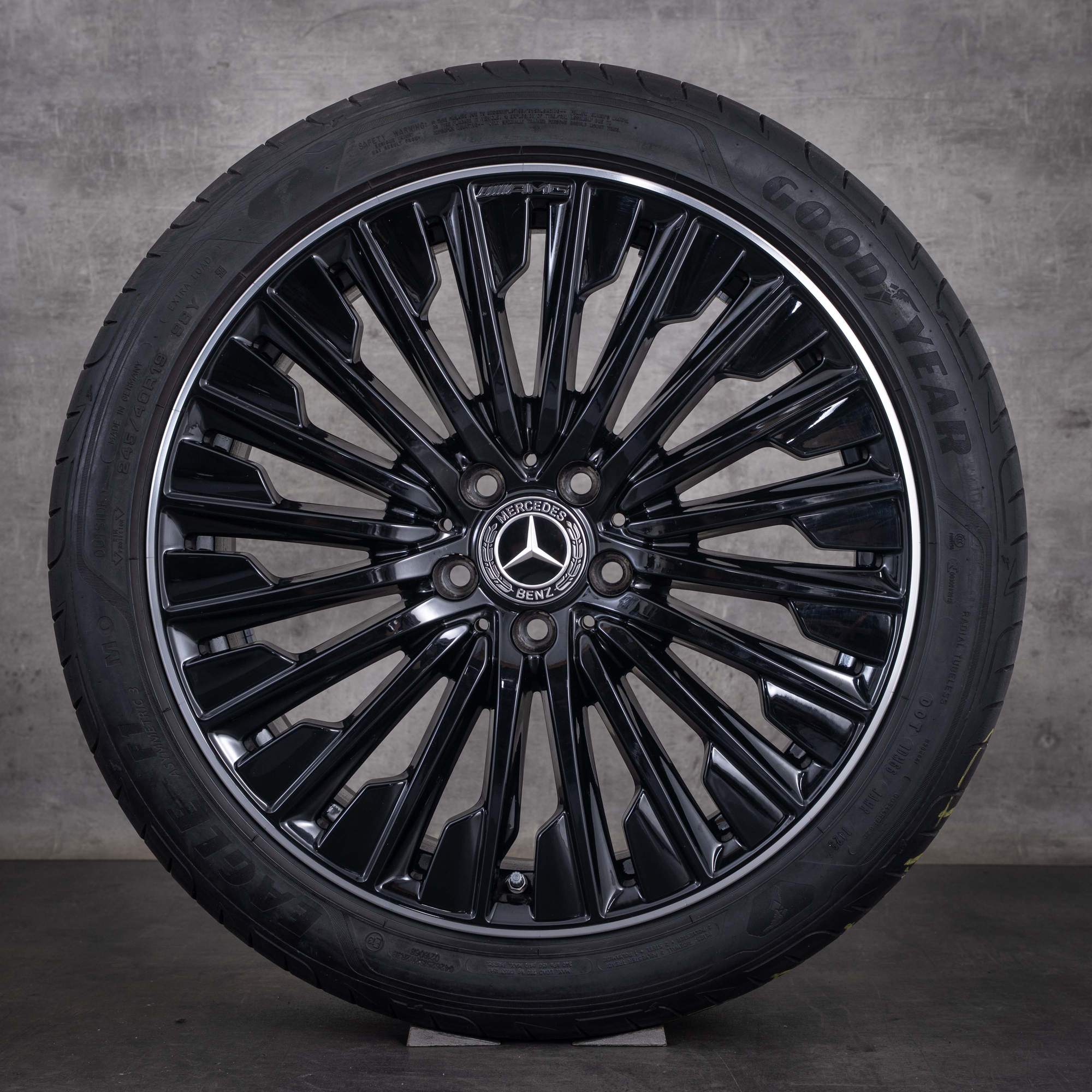 Original Mercedes Benz CLE AMG Winterräder 19 Zoll C236 A236 Felgen A2364011900 A2364012000 schwarz rand glanzgedreht