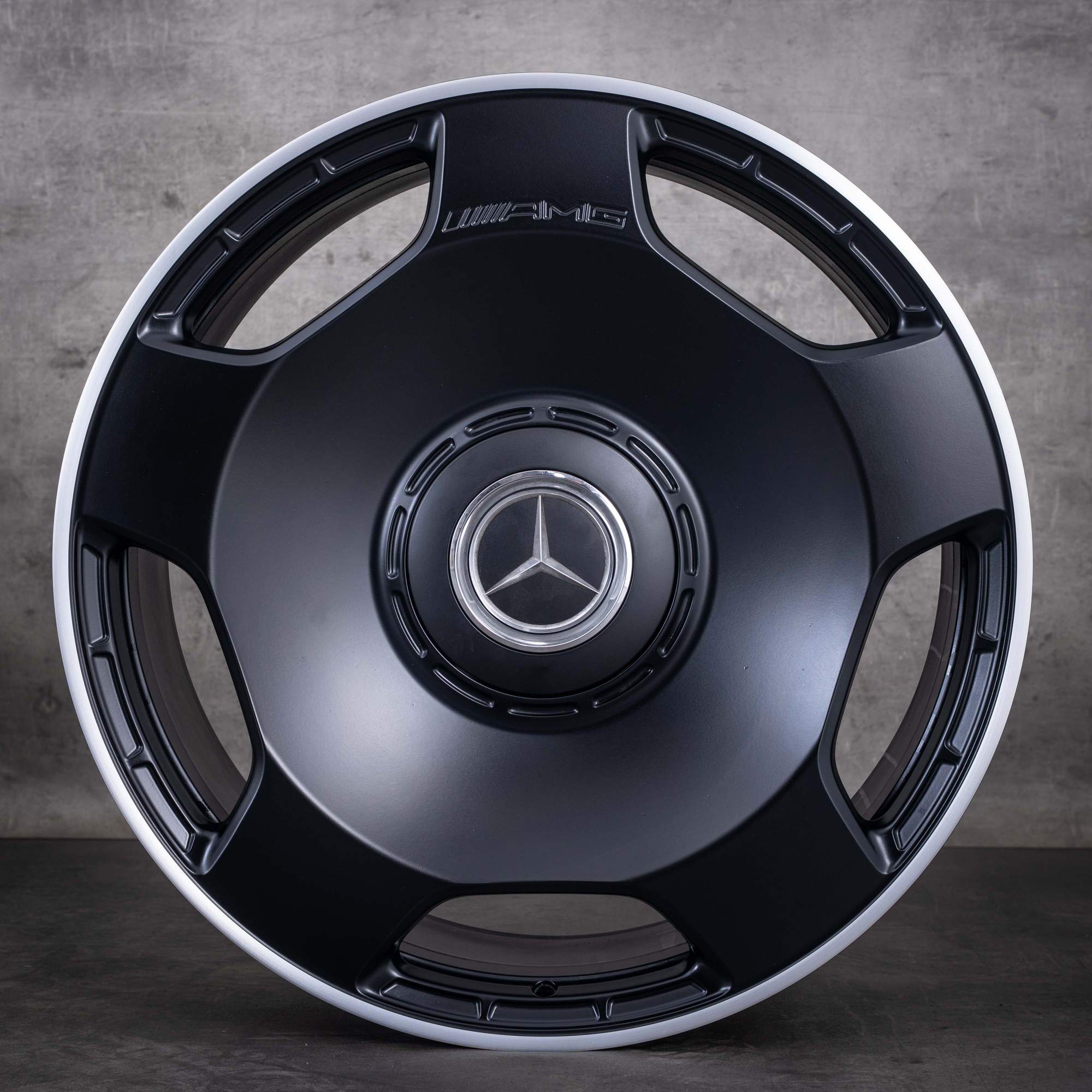 Oryginalne koła zimowe do Mercedes-Benz Klasy G G63 AMG 22 cale modele W463 W465 felgi monoblokowe A4634014100 czarne matowe z diamond cutem