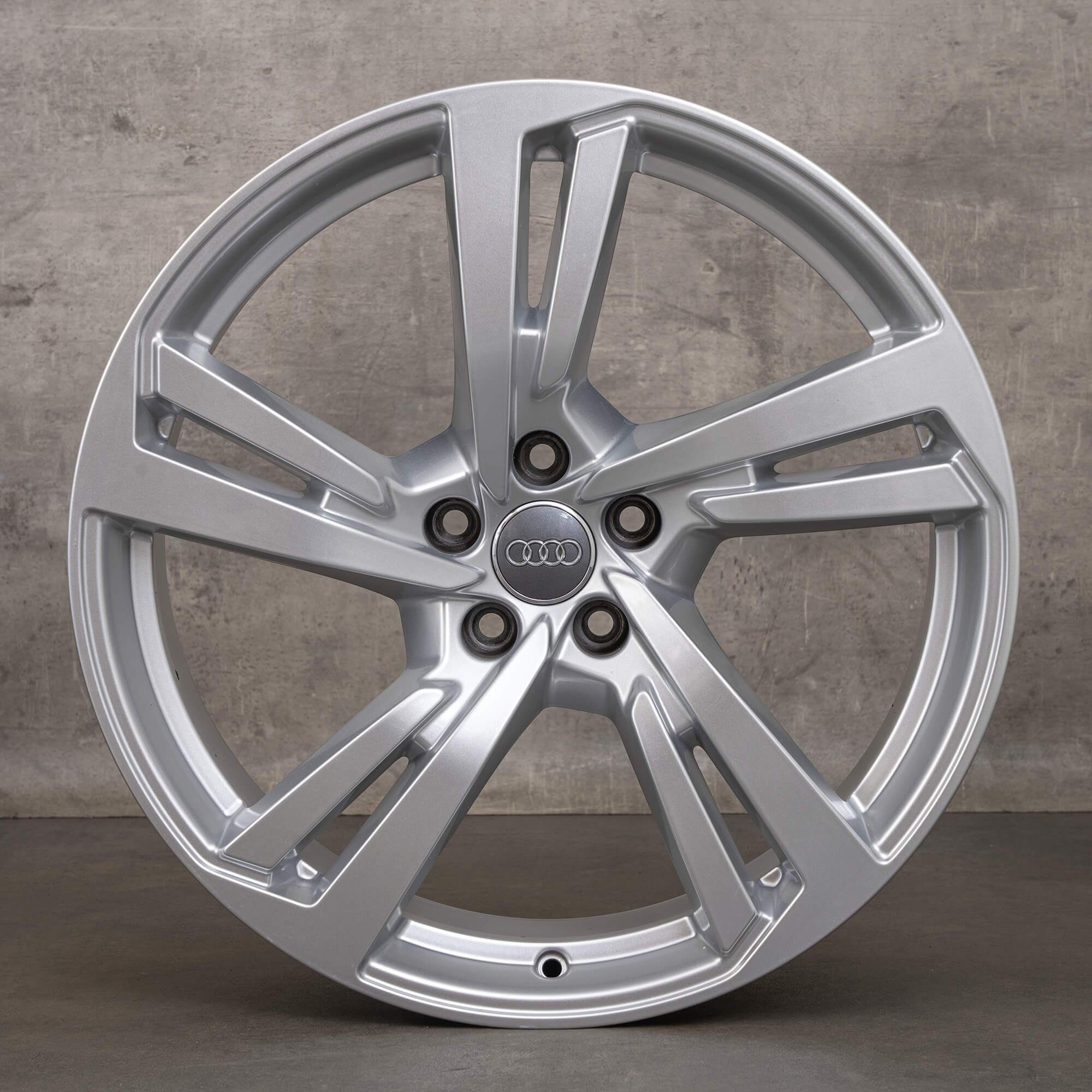 Oryginał Audi A7 S7 4K C8 20-calowe felgi aluminiowe 4K8601025G srebrne