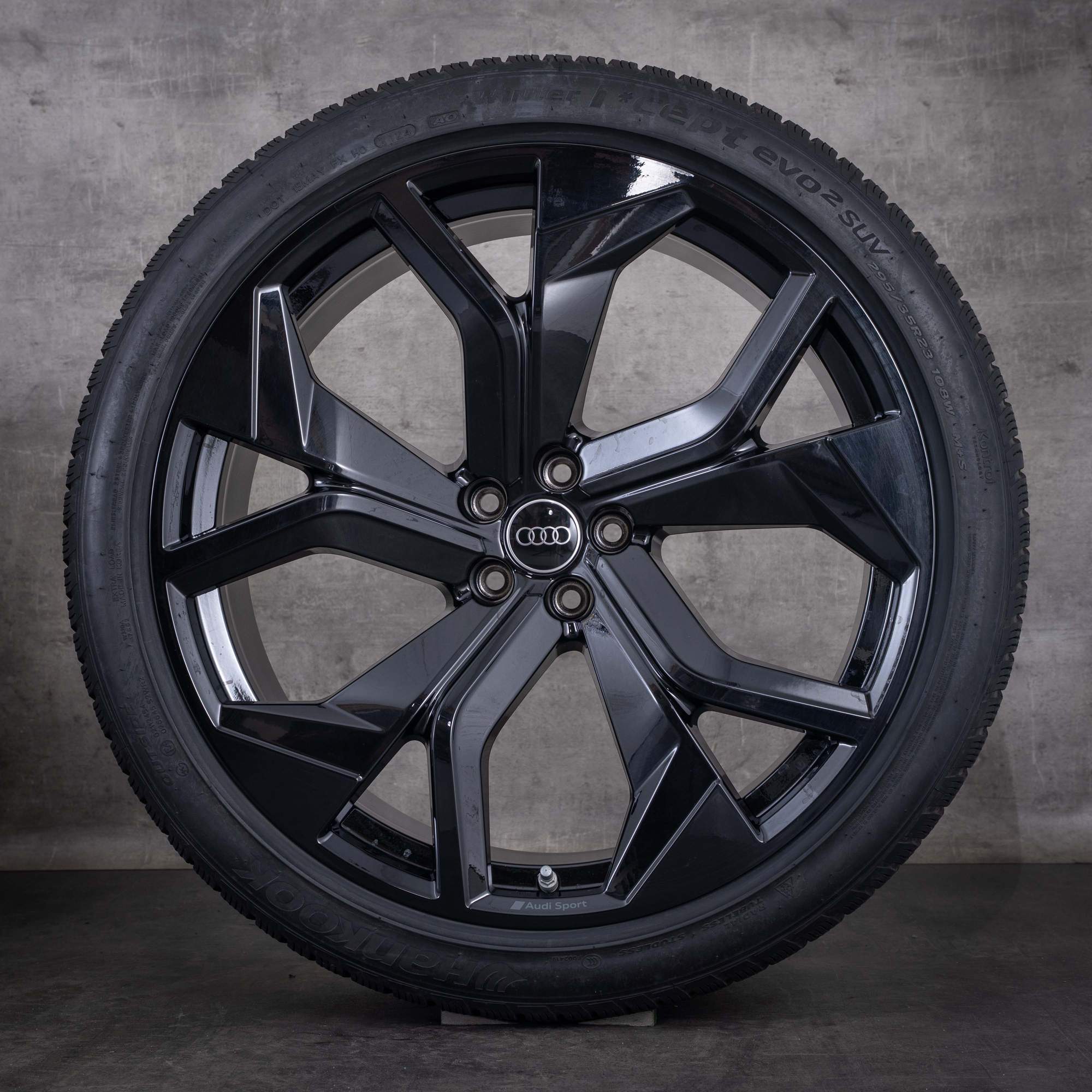 Roues hiver d'origine Audi RSQ8 23 pouces 4M8 Rotor 4M8601025DC noir brillant - roue 4 sur 4