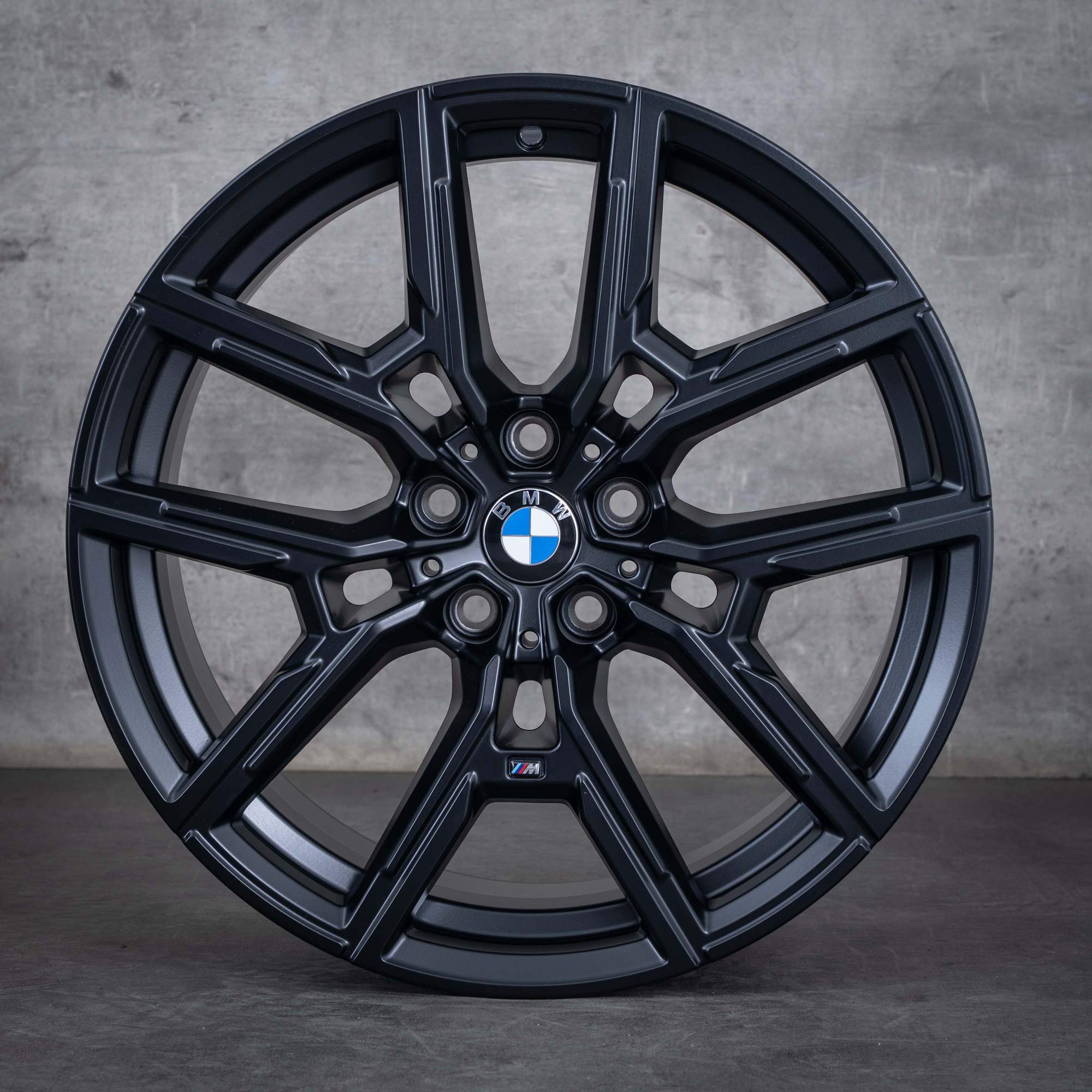Oryginalne felgi BMW serii 4 i4 19 cali G26 Gran Coupe Styling 859 M 8747304 8747305 czarny mat