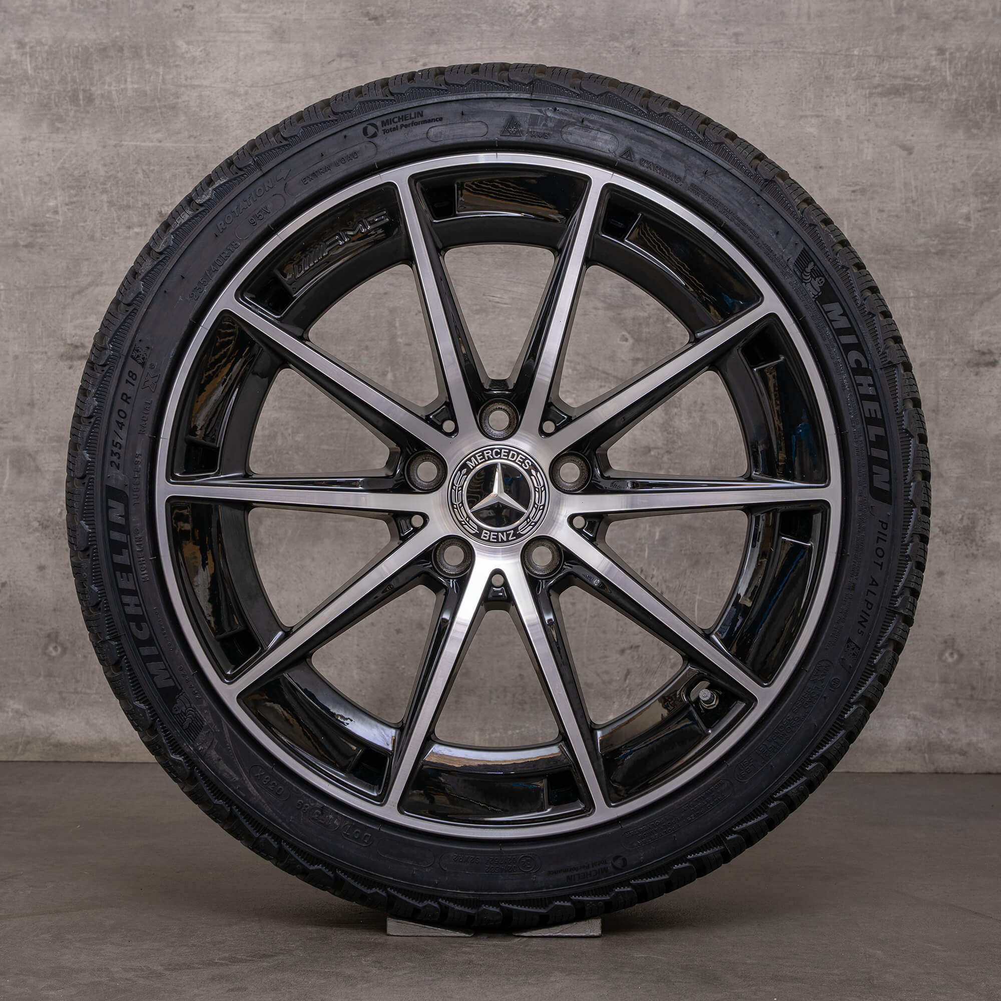 Ekte Mercedes Benz CLA 35 AMG vinterhjul 18-tommers C118 felger A1184010500 svart høyglans dreid