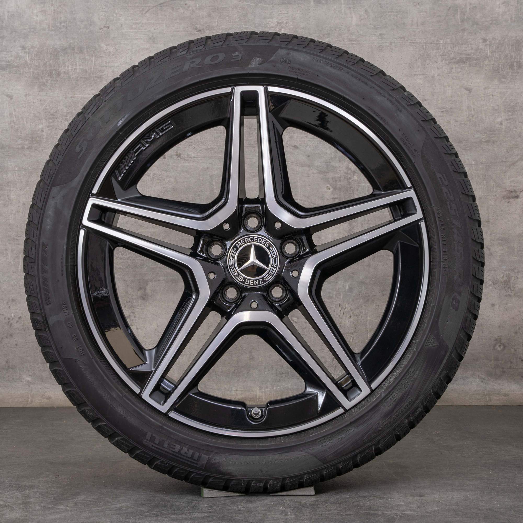 Alkuperäiset Mercedes Benz A B-sarjan CLA AMG talvirenkaat 18 tuuman W177 V177 W247 X118 C118 vanteet A1774011500 musta kiillotettu