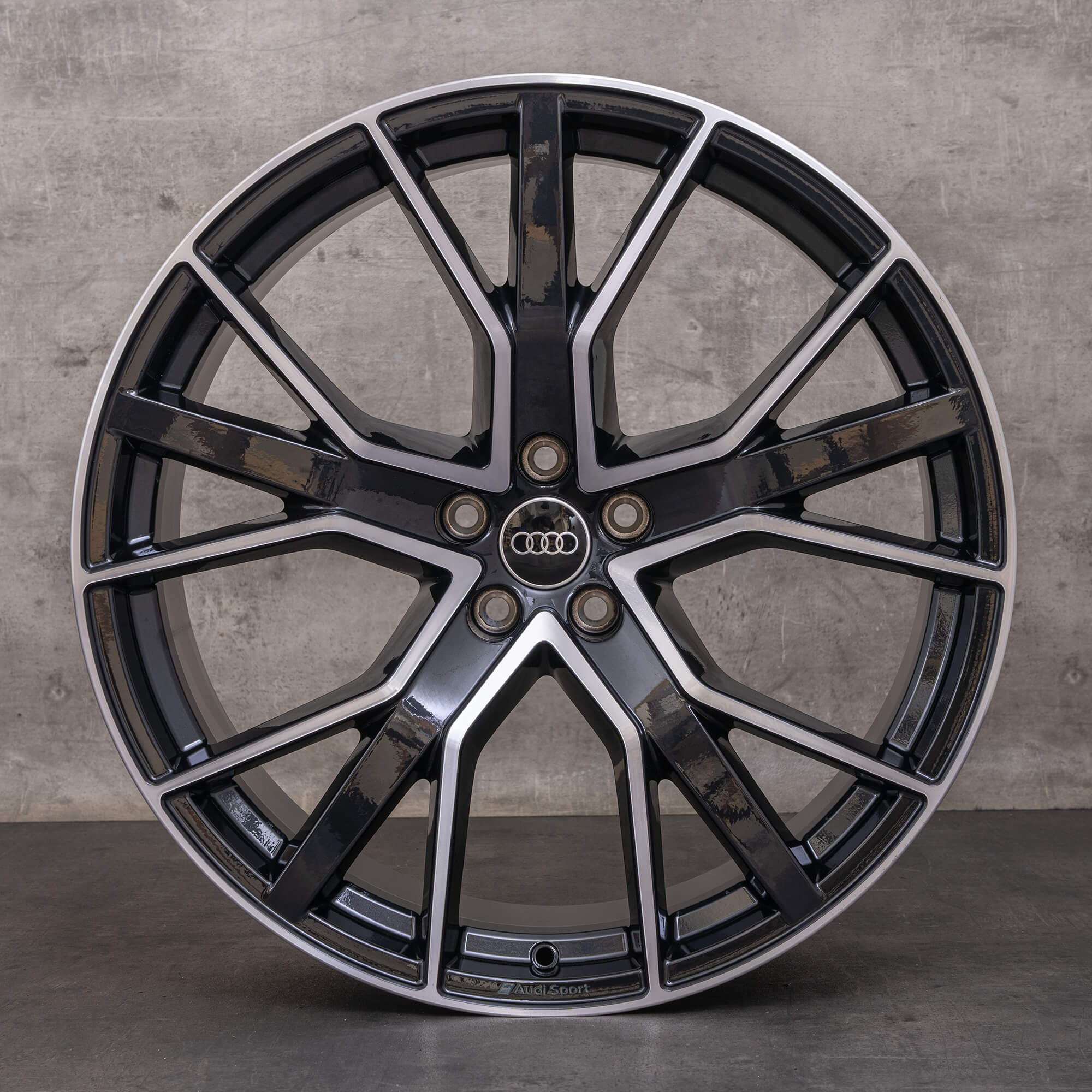 Original Audi Q8 SQ8 fälgar 22 tum 4M8 aluminiumfälgar 4M8601025Q titan polerad NY