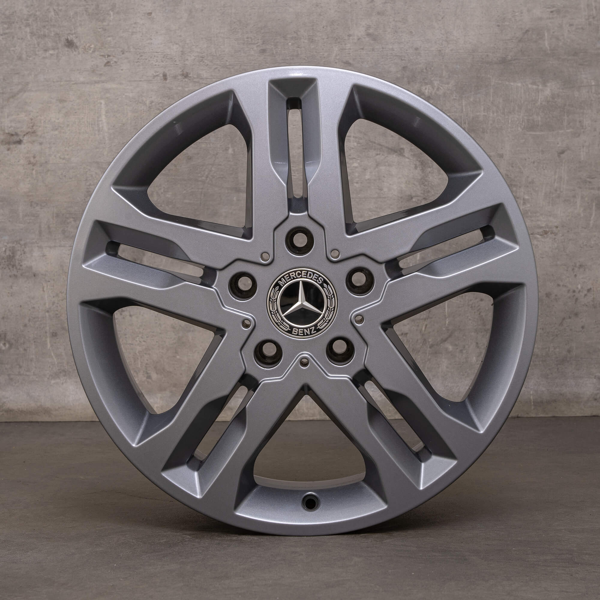 OEM Mercedes Benz G-Class rims 18 inch W463 G350 G400 G500 A4634012502 himalaya grey