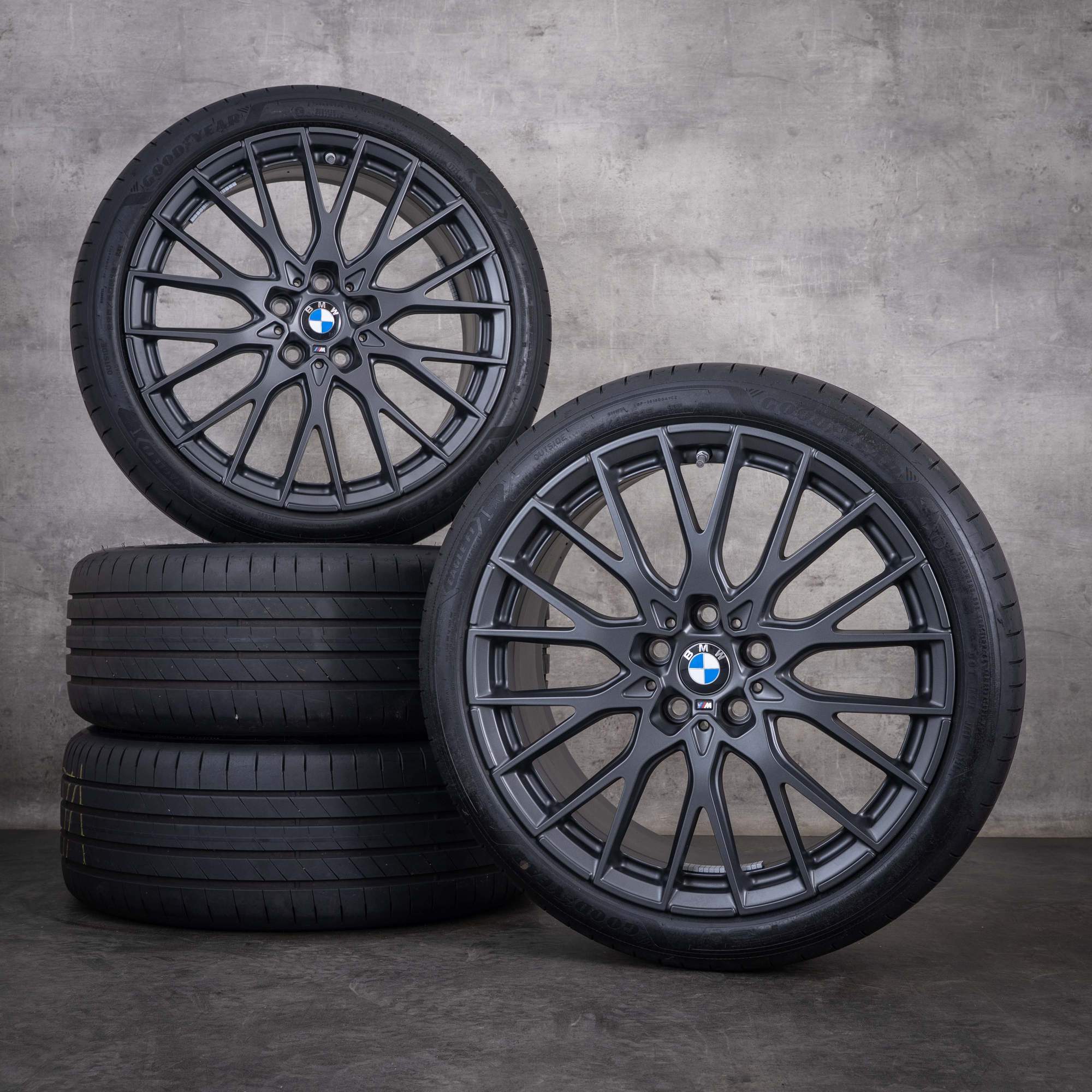Oryginalne felgi BMW serii 1 i Seria 2 19 cali F70 F74 Gran Goupe opony letnie 1085 M 5A917C3 kolor midnight grey matowy