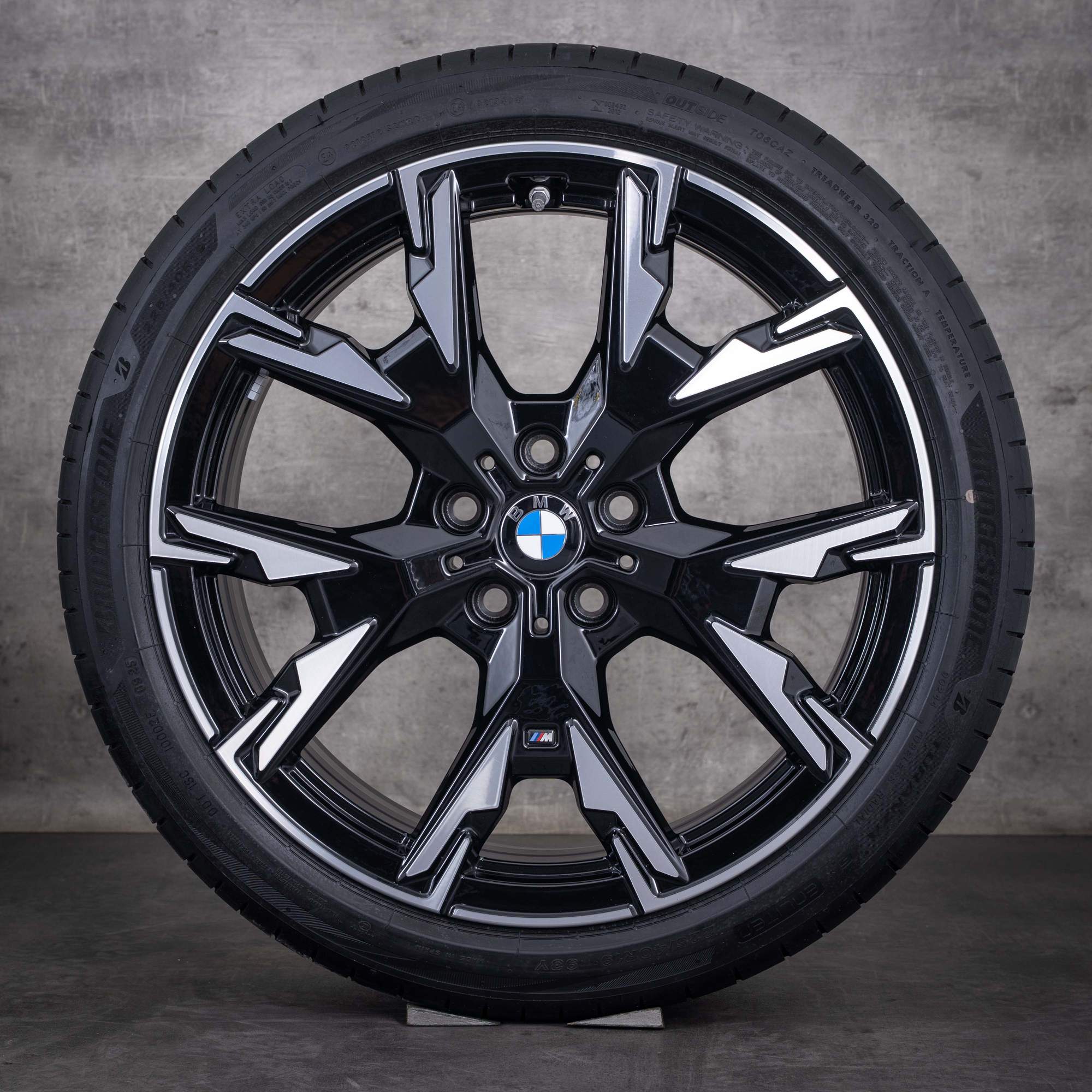 Oryginalne felgi BMW serii 1 i Serii 2 19 cali F70 F74 Gran Coupe opony letnie stylizacja 976 M 5A45267 czarne diamond cut opony letnie