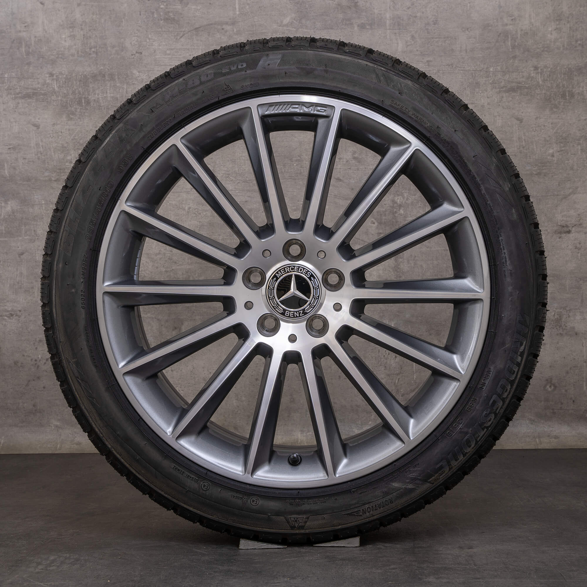 Alkuperäiset Mercedes Benz GLA AMG talvirenkaat 19 tuuman X156 vanteet A1564012800 himalajanharmaa kiillotettu