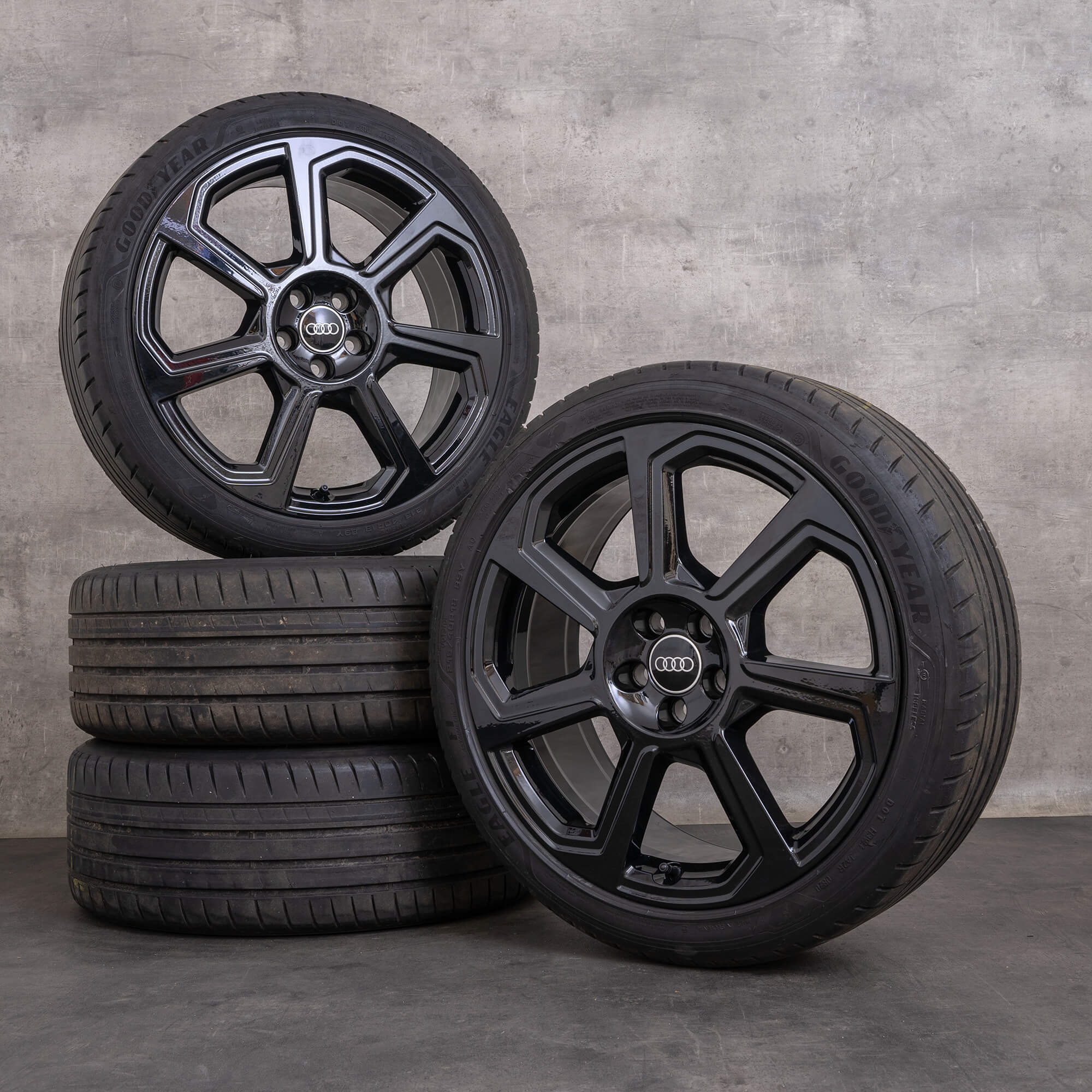 Original Audi A1 Felgen 18 Zoll GB Sommerräder 82A601025AB Rotor schwarz glanz