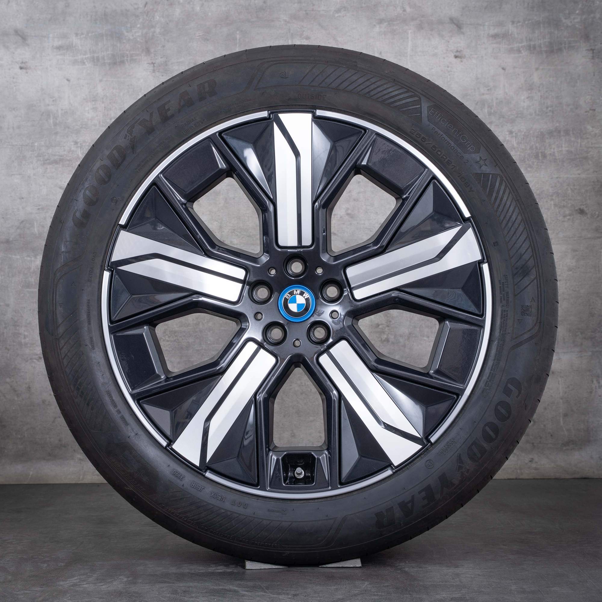 Oryginalne felgi BMW iX 21 cali i20 letnie koła stylizacja 1012 aerodynamika 5A41F90 midknightgrey polerowane toczone