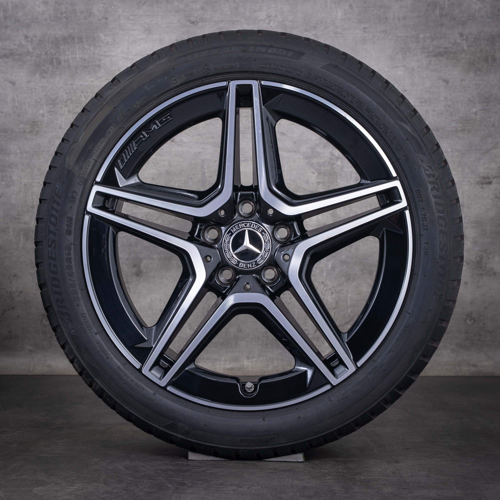 Oryginalne koła zimowe Mercedes-Benz klasy A B Klasse CLA AMG 18 cali W177 V177 W247 X118 C118 model A1774011500 czarne z efektem diamond cut