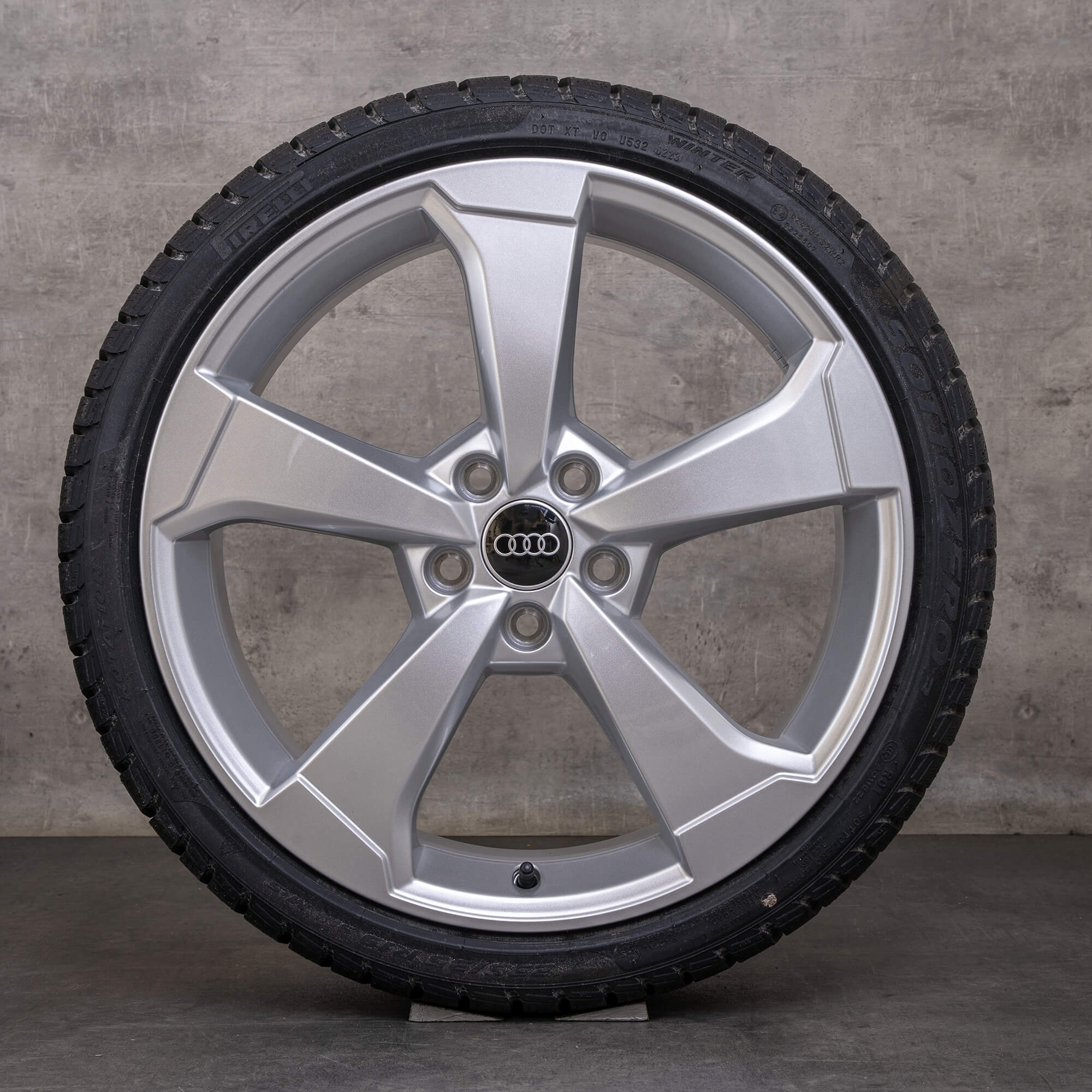 Oryginał Audi A3 S3 koła zimowe 19 cali 8V felgi 8V0601025CE srebrne błyszczące NOWE