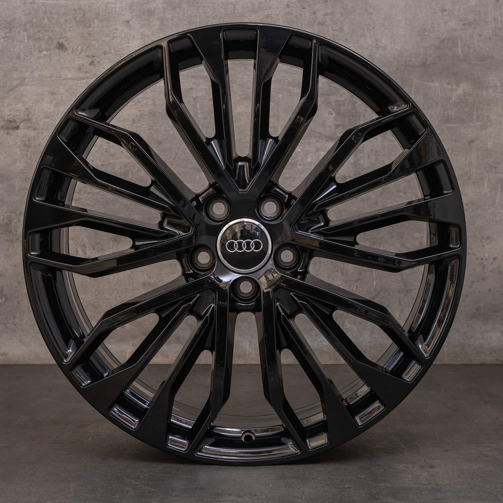 Originale Audi A6 S6 felger 20 tommer 4G C7 4G0601025BE Competition Design svart blank