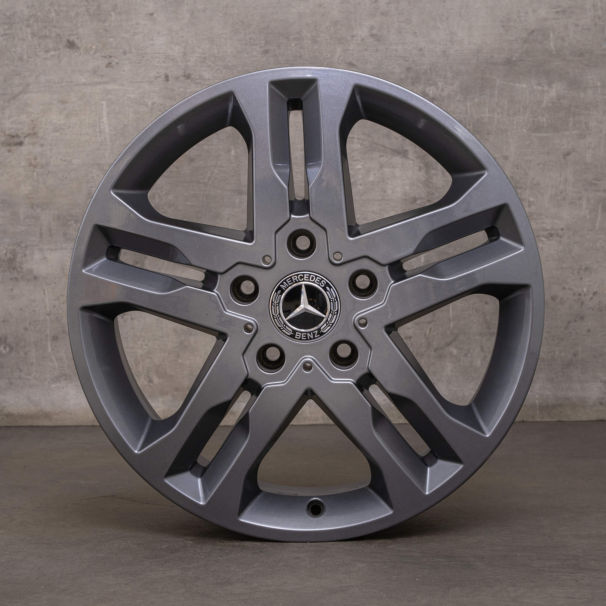 OEM Mercedes Benz G-Class rims 18 inch W463 G350 G400 G500 A4634012502 himalaya grey