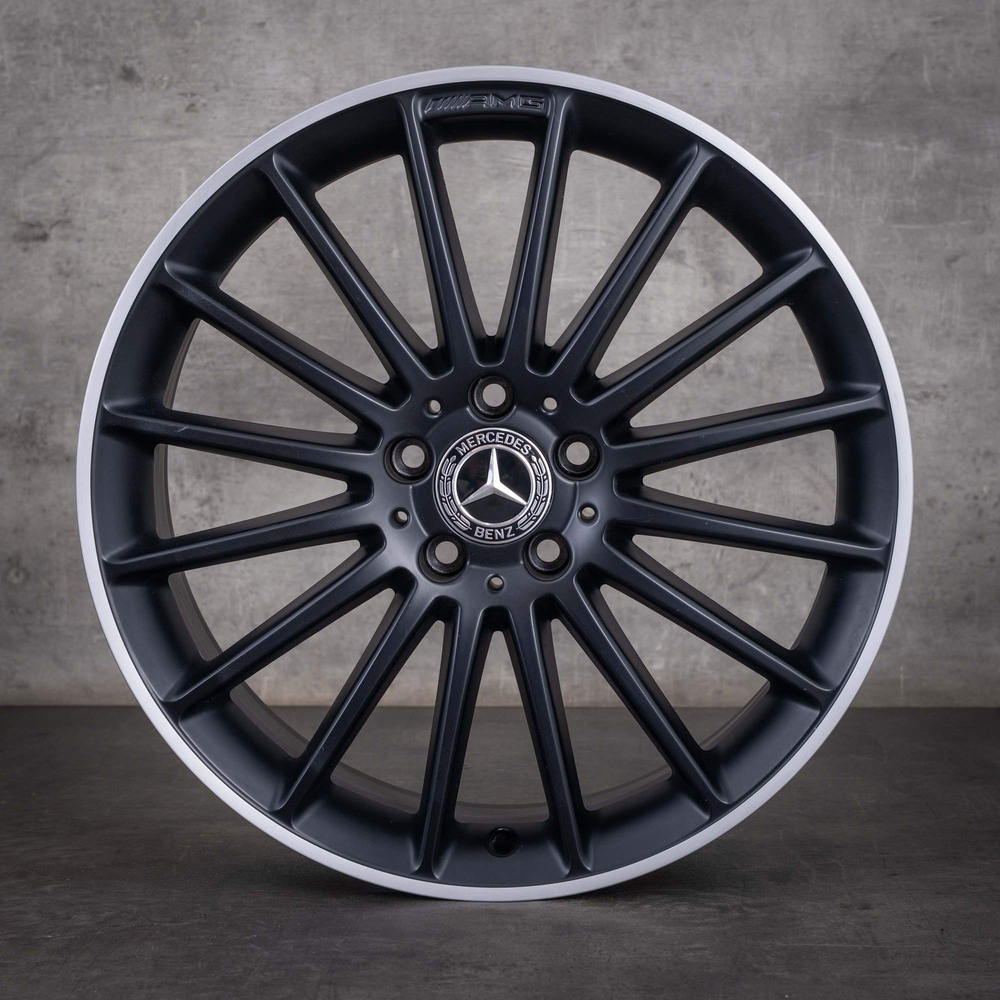 Originale Mercedes-Benz A-Klasse A 45 CLA 45 AMG-fælge 19 tommer W176 C117 X117 A1764010502 sort mat med diamond cut-kant