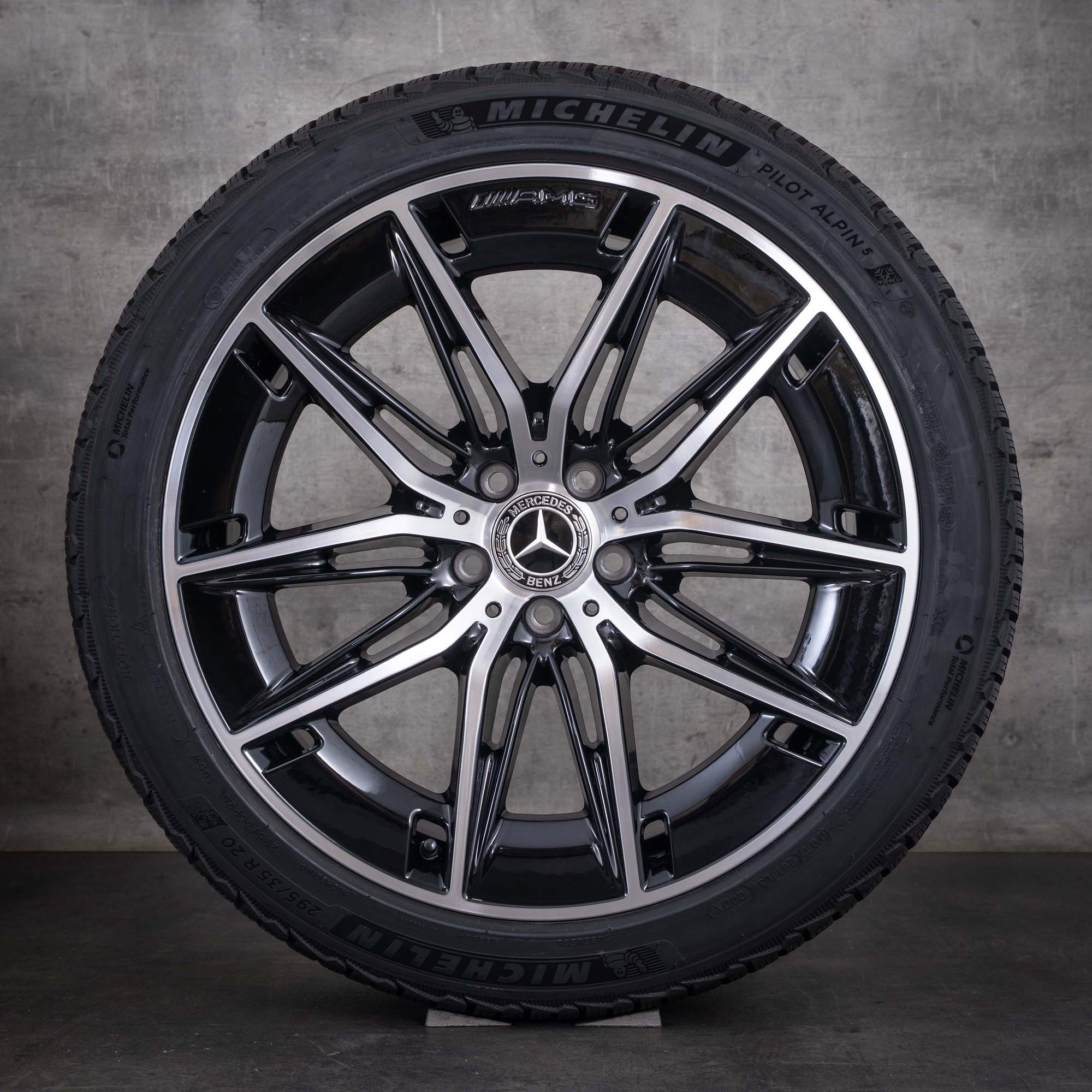 Original Mercedes Benz E-Klasse E53 AMG Hybrid  Winterräder 20 Zoll W214 S214 Felgen A2144011100 A2144011200 schwarz front glanzgedreht