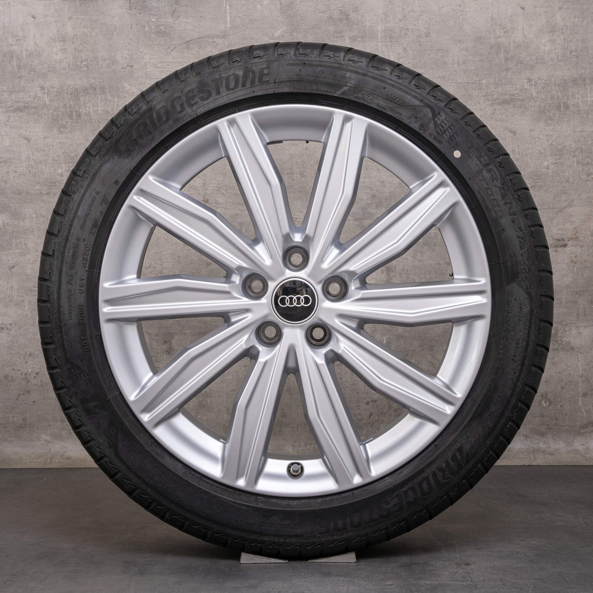 Oryginał Audi A6 S6 koła zimowe 19 cali 4K C8 felgi 4K0601025DS srebrne