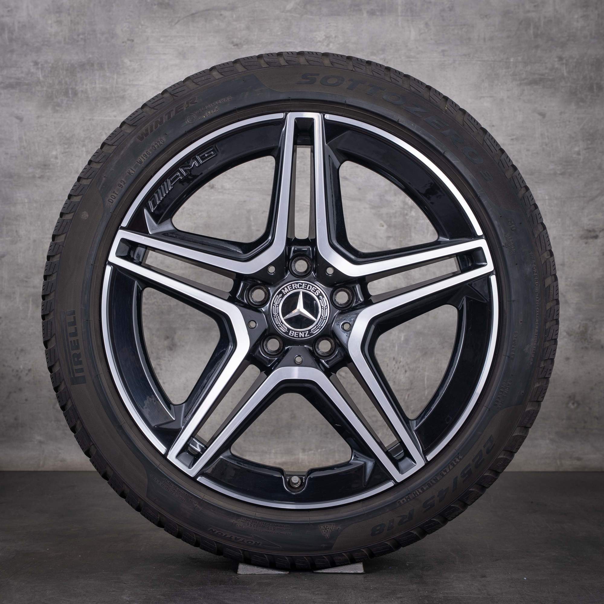 Original Mercedes-Benz A- och B-klass CLA AMG vinterhjul 18 tum W177 V177 W247 X118 C118 fälgar A1774011500 svarta frontpolerade