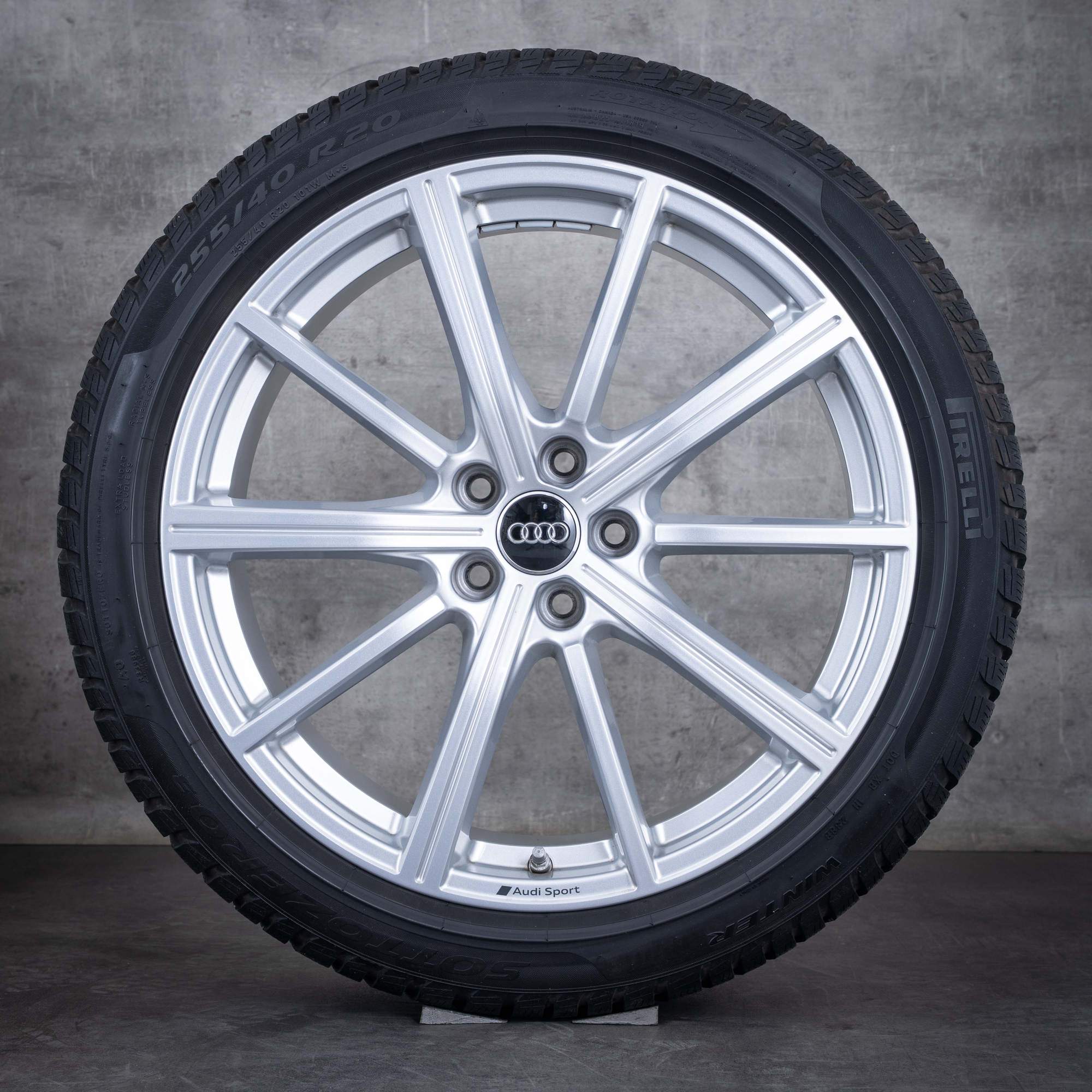 Alkuperäiset Audi RSQ3 talvirenkaat 20 tuuman F3-vanteet 83A601025S hopea kiiltävä