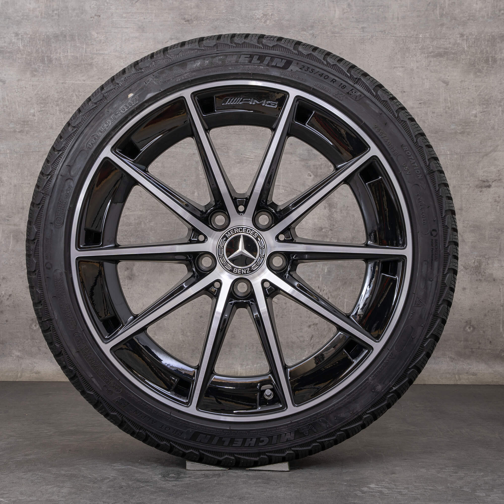 Oryginalne koła zimowe Mercedes Benz Klasa A A35 AMG 4Matic 18 cali W177 V177 Felgi A1774014300 czarne polerowane